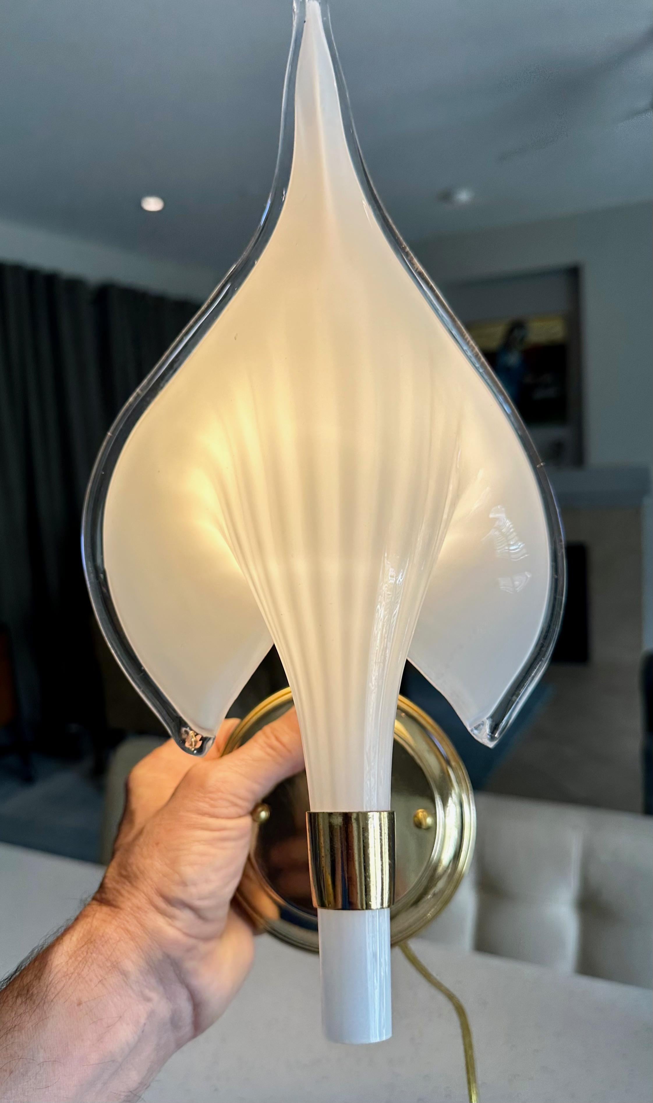 Pair Murano Italian White Calla Lily Glass Wall Sconces en vente 2
