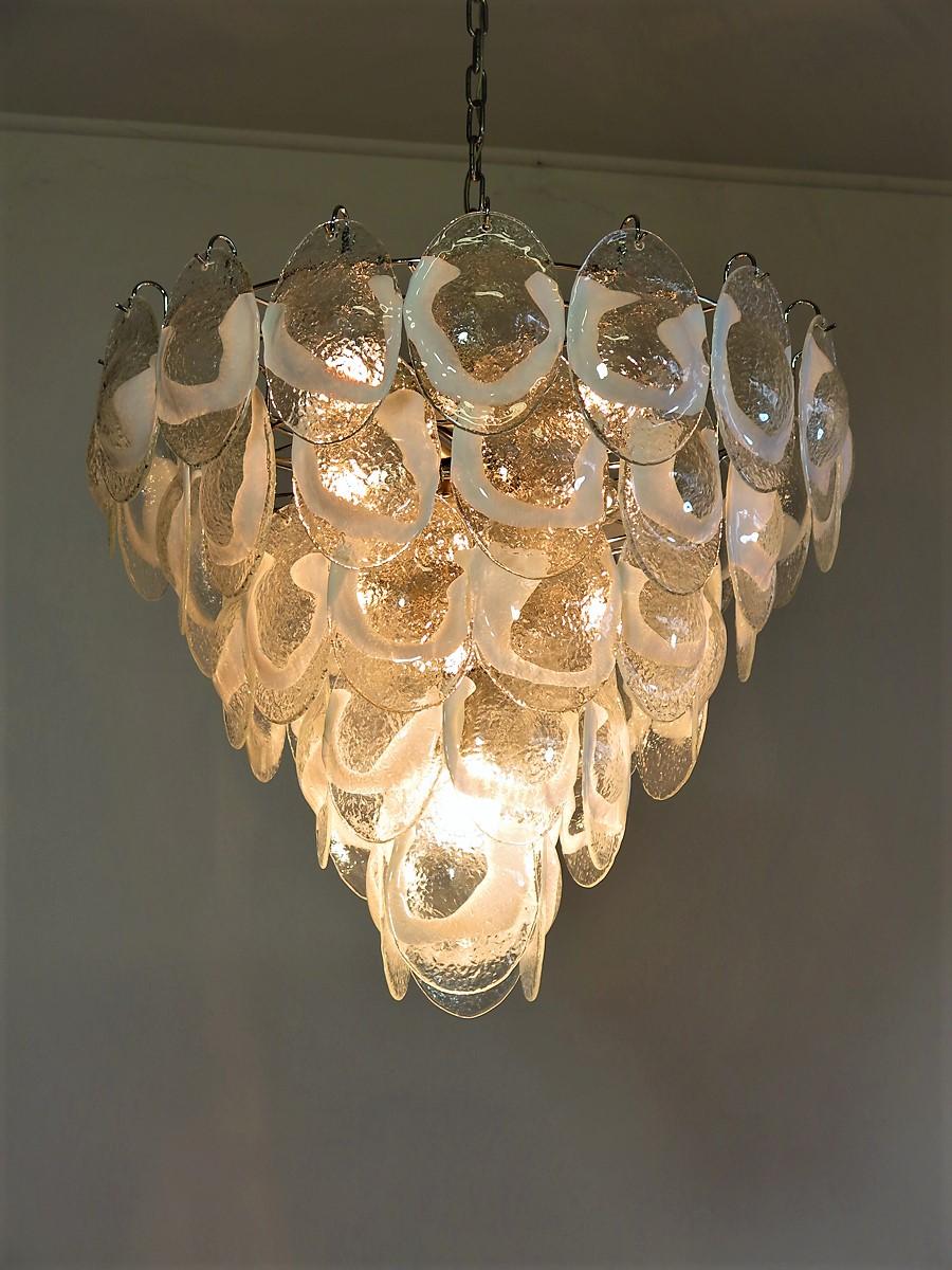 Pair of Murano Shell Chandeliers by Mazzega In Excellent Condition For Sale In Budapest, HU