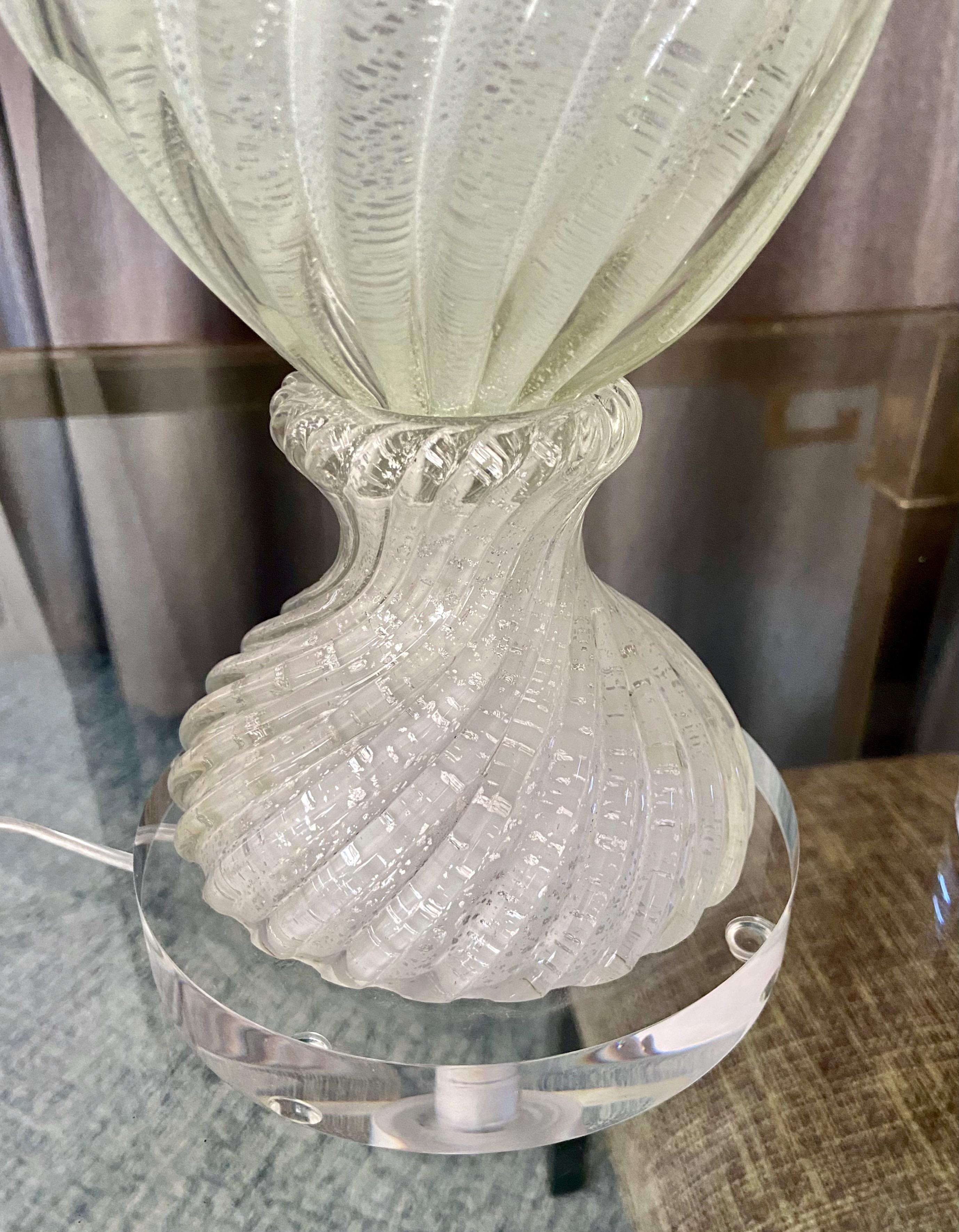 Paire de lampes de table en verre torsadé de Murano, blanc et inclusions d'argent 6