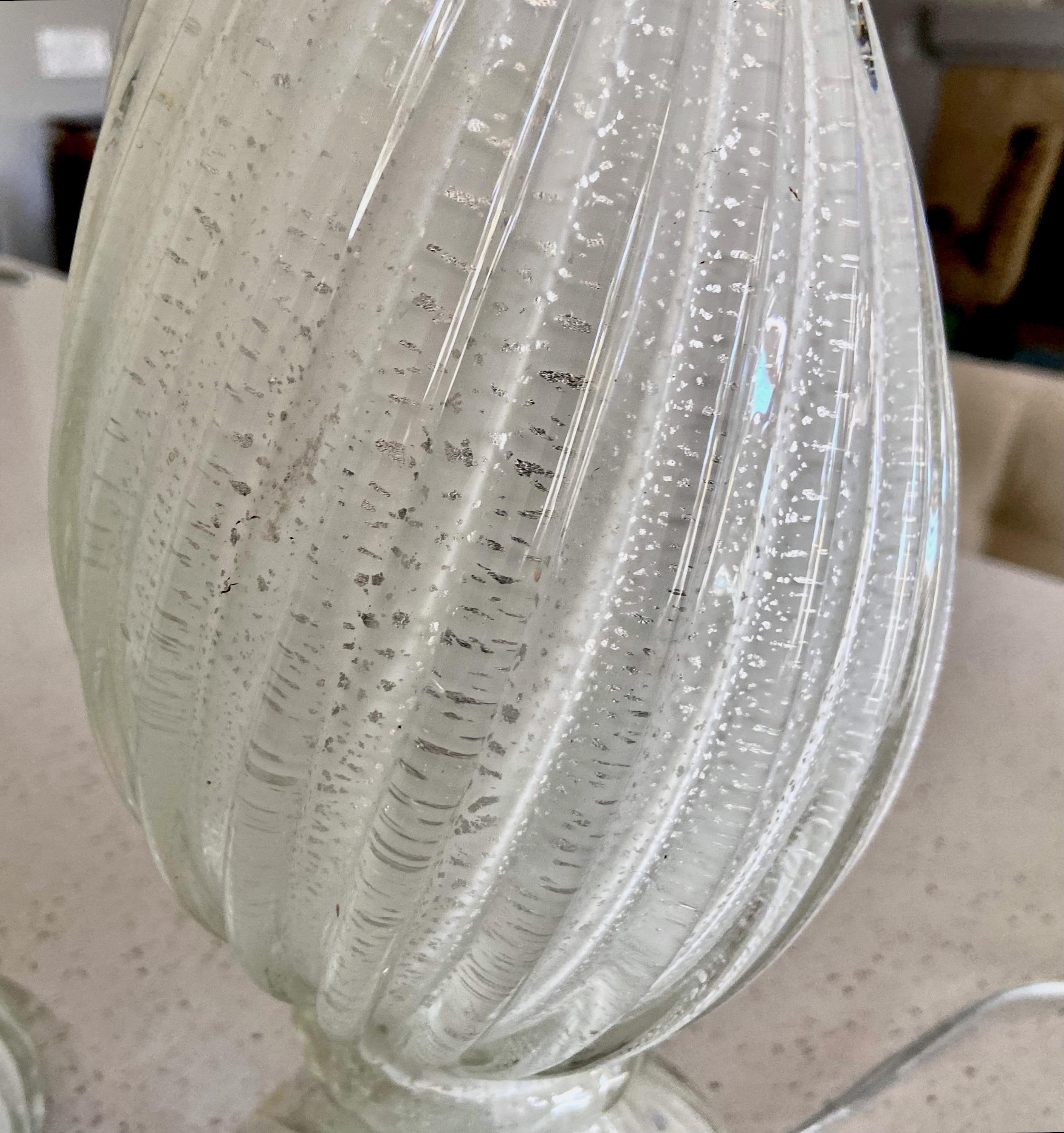 Paire de lampes de table en verre torsadé de Murano, blanc et inclusions d'argent 3