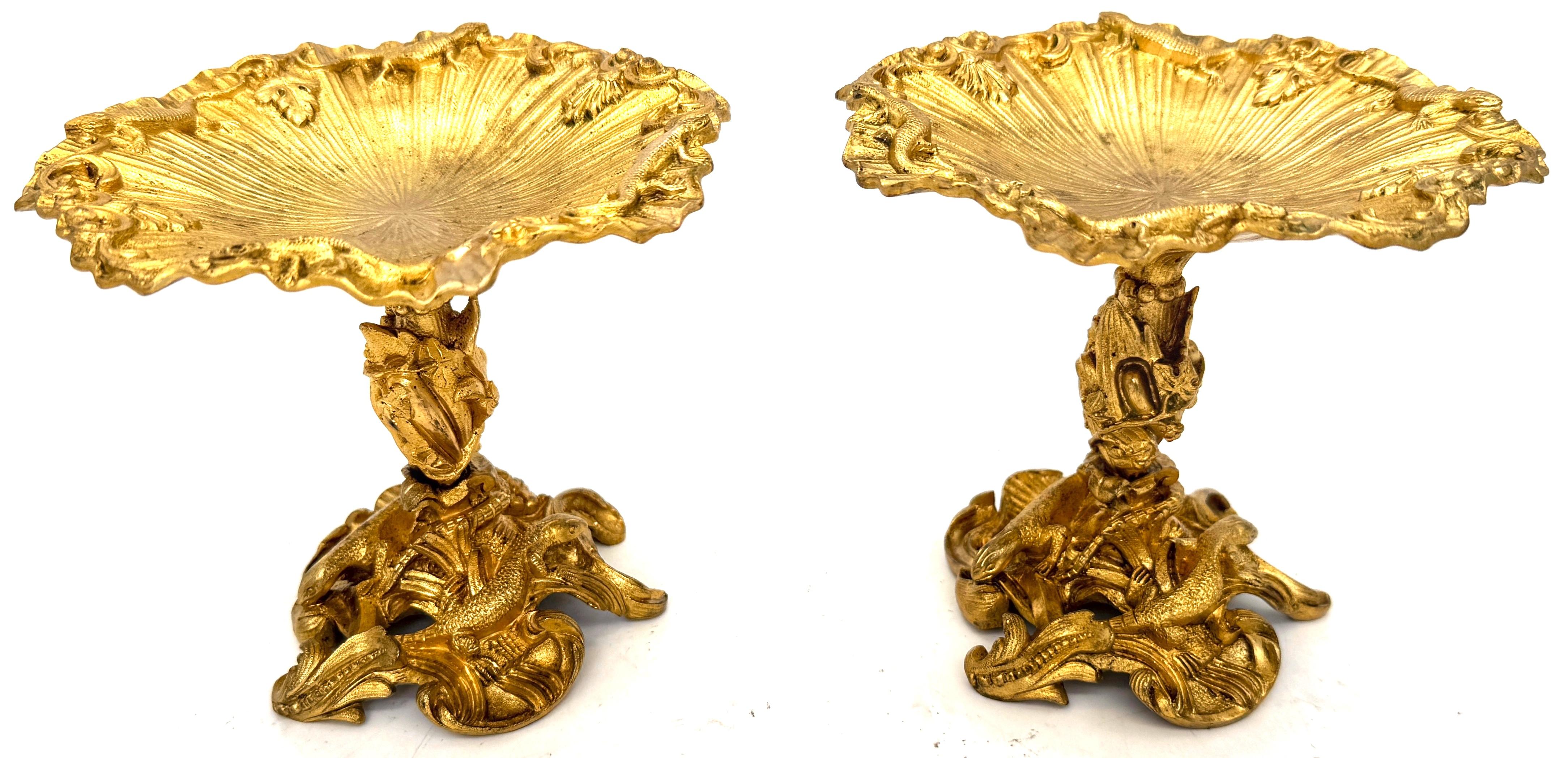Coppia di vassoi/tazza a forma di lucertola naturalistica in ormolu di Napoleone III nello stile di Christofle Francia, circa 1875

Questa squisita coppia di composte (tazza) in ormolu del periodo di Napoleone III è realizzata nel distinto stile di