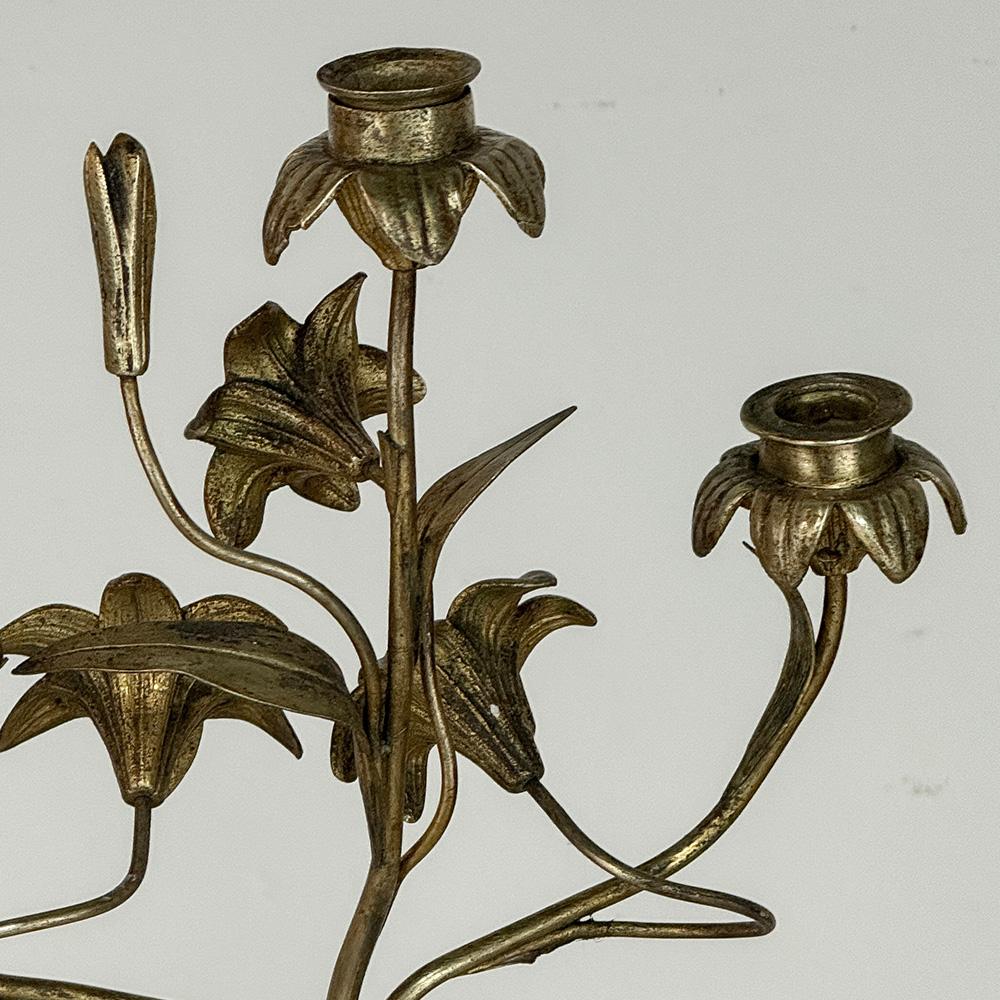 Coppia di candelabri floreali in bronzo del periodo Napoleone III in vendita 4