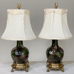 Paire de lampes de table en faïence émaillée d'époque Napoléon III avec bases en bronze