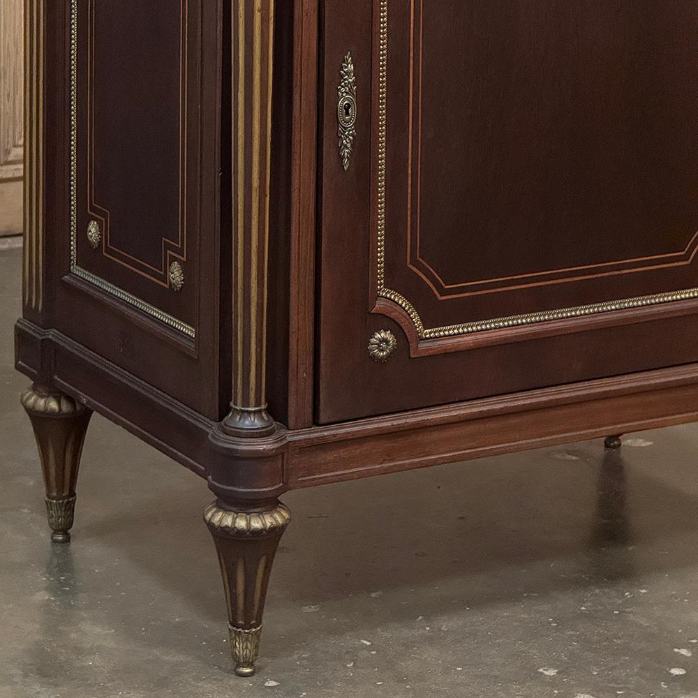 Pair Napoleon III Period Marble Top Mahogany Confituriers ~ Cabinets en venta 2