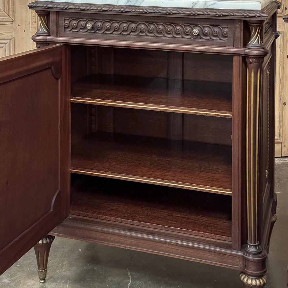 Pair Napoleon III Period Marble Top Mahogany Confituriers ~ Cabinets en venta 6