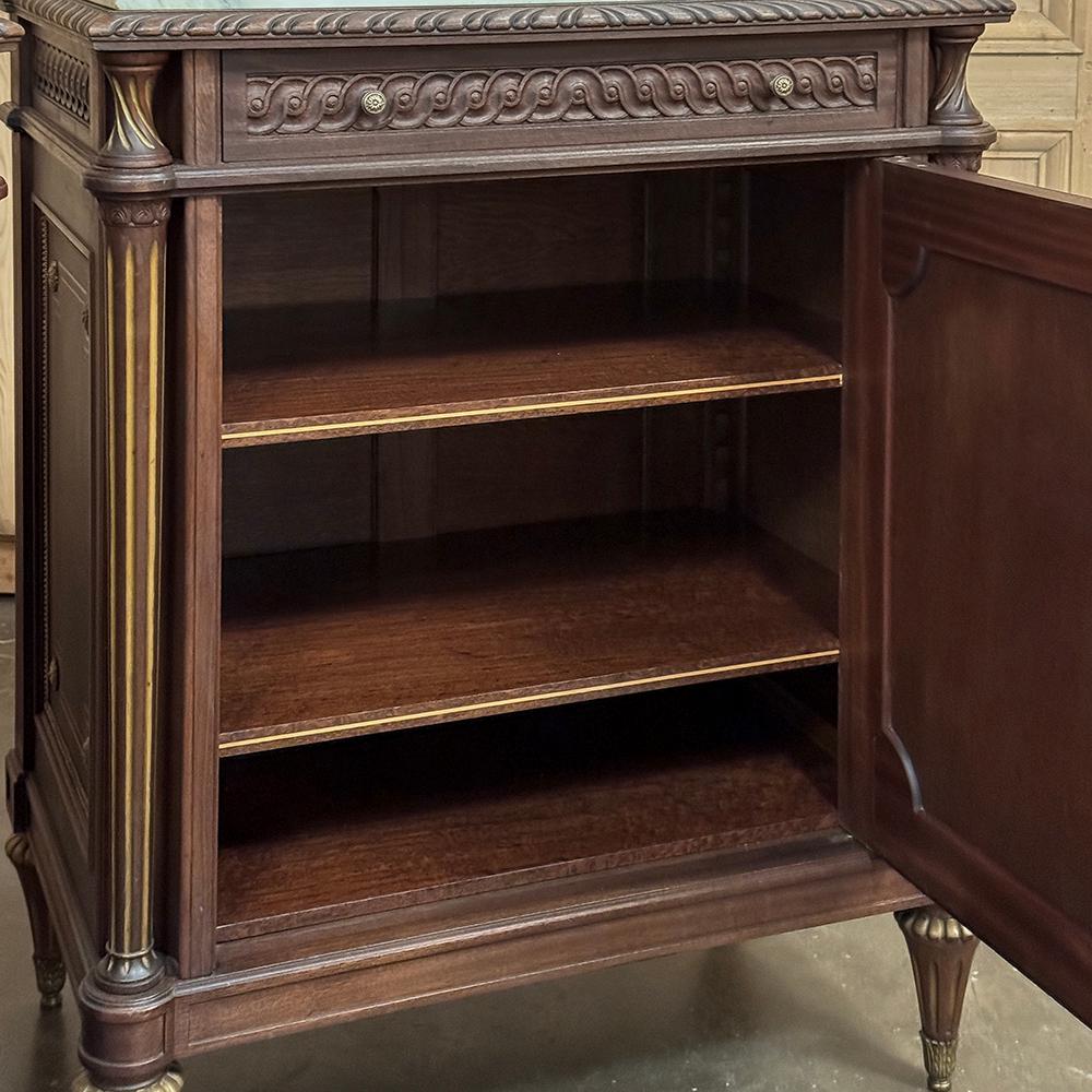 Pair Napoleon III Period Marble Top Mahogany Confituriers ~ Cabinets en venta 7