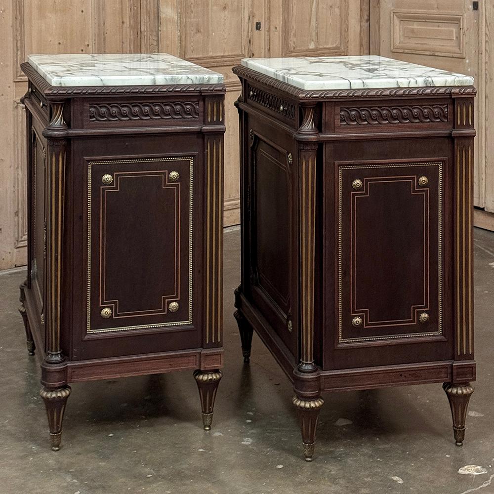 Pair Napoleon III Period Marble Top Mahogany Confituriers ~ Cabinets en venta 12