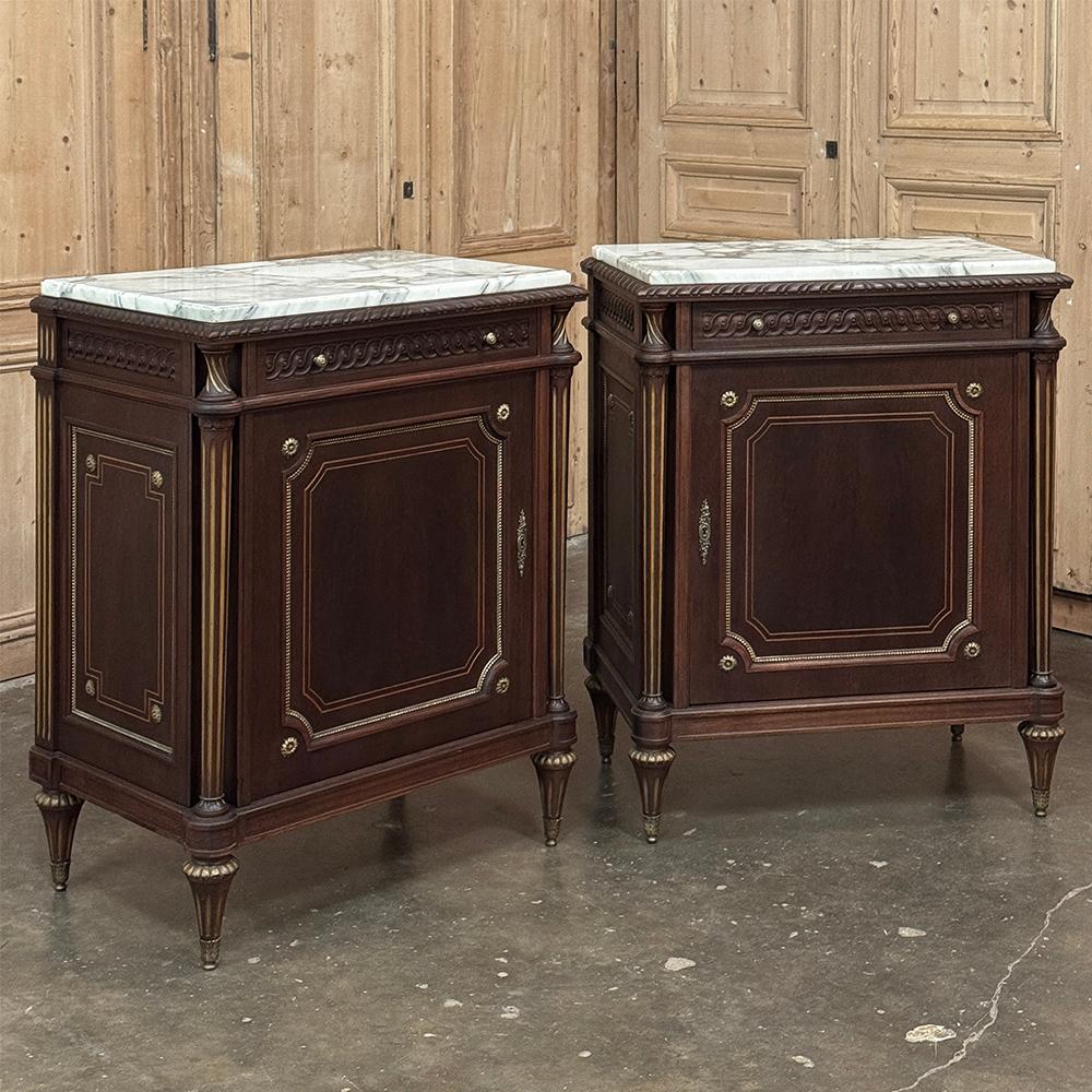 Pair Napoleon III Period Marble Top Mahogany Confituriers ~ Cabinets Napoleón III en venta