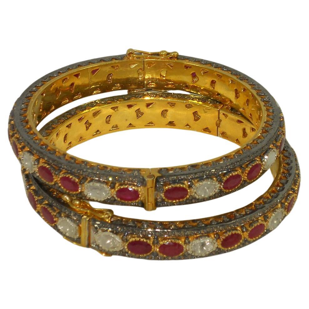 Paire - Bracelets en argent plaqué or jaune avec diamants naturels taillés en rose et rubis