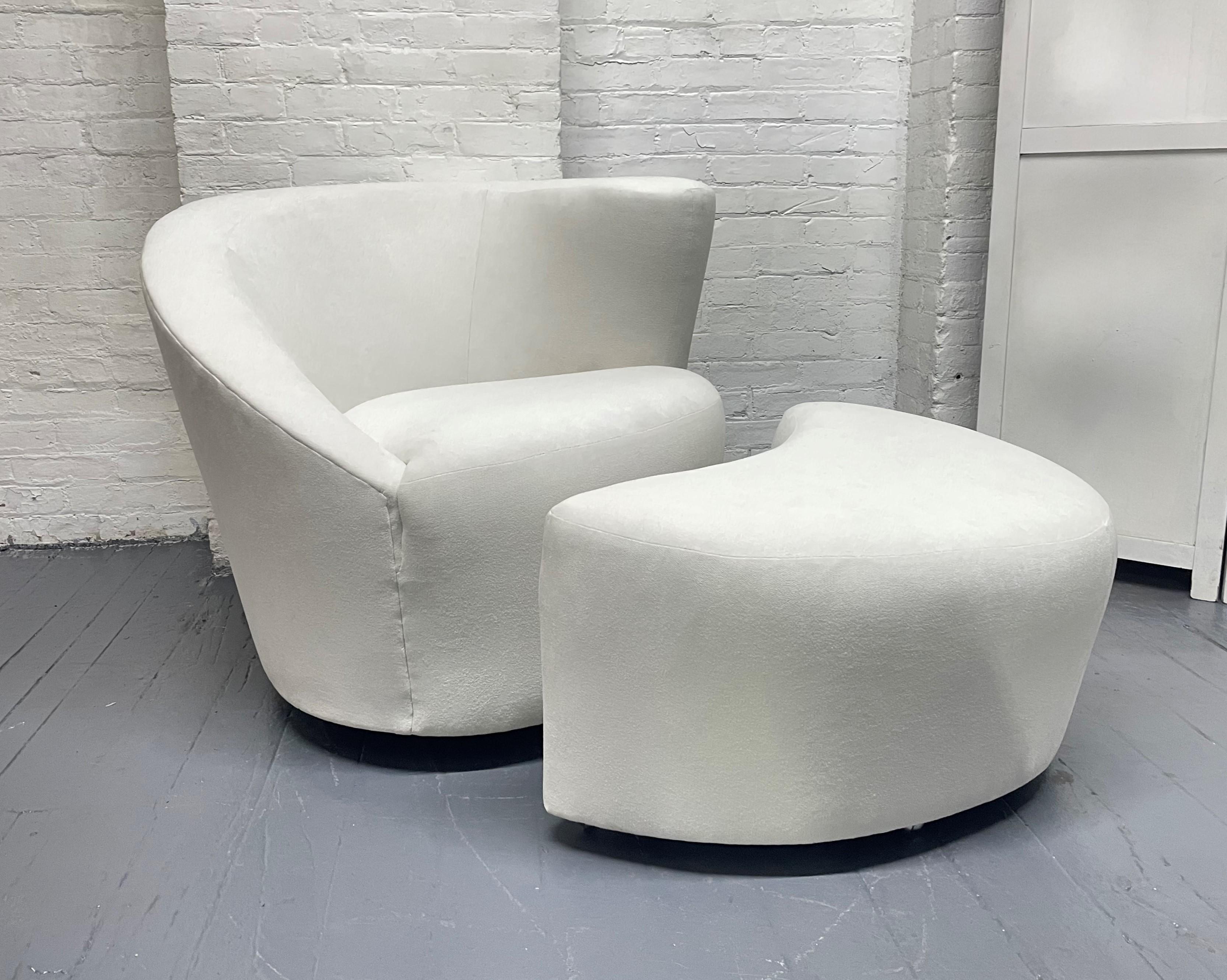 Mid-Century Modern  Nautilus Style Lounge Chairs with Matching Ottomans, Two Pairs For Sale