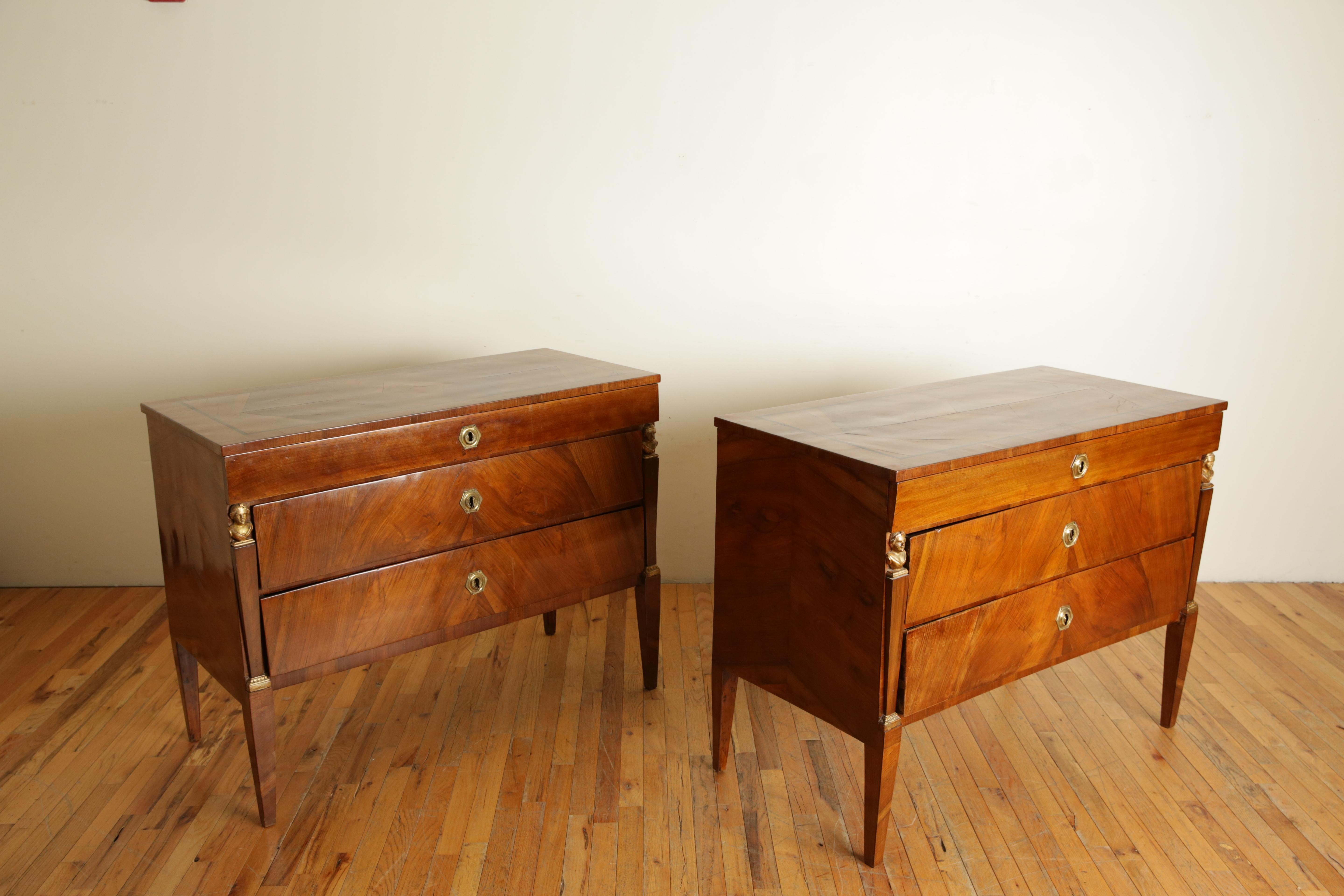 Pair Neoclassic Northern Italian Walnut & Giltwood 3-Drawer Commodes, 1stq 19thc In Good Condition In Atlanta, GA