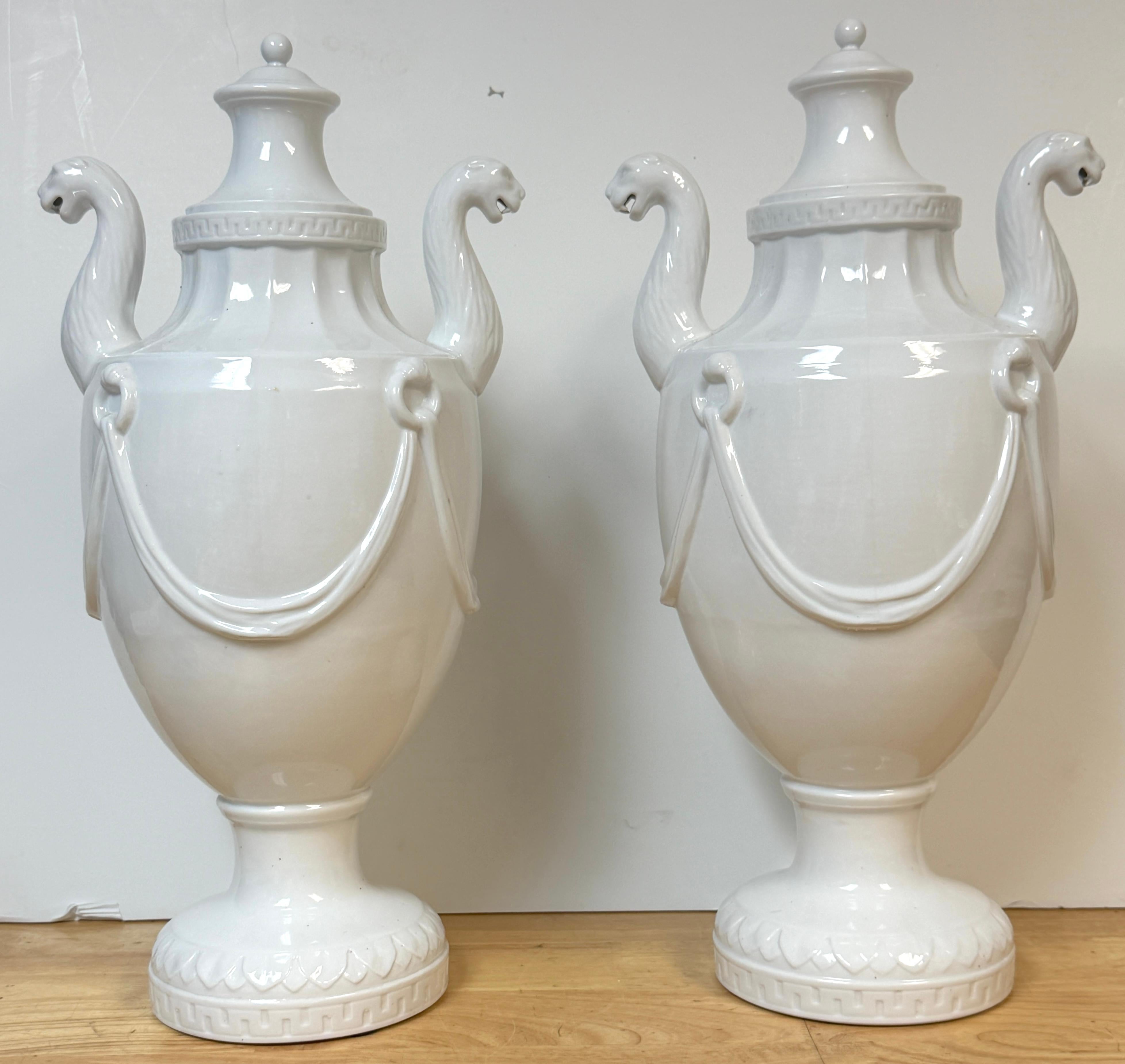 Pair Neoclassical Blanc de Chine Porcelain Urns, Attributed Nymphenburg, 20th C. In condizioni buone in vendita a West Palm Beach, FL