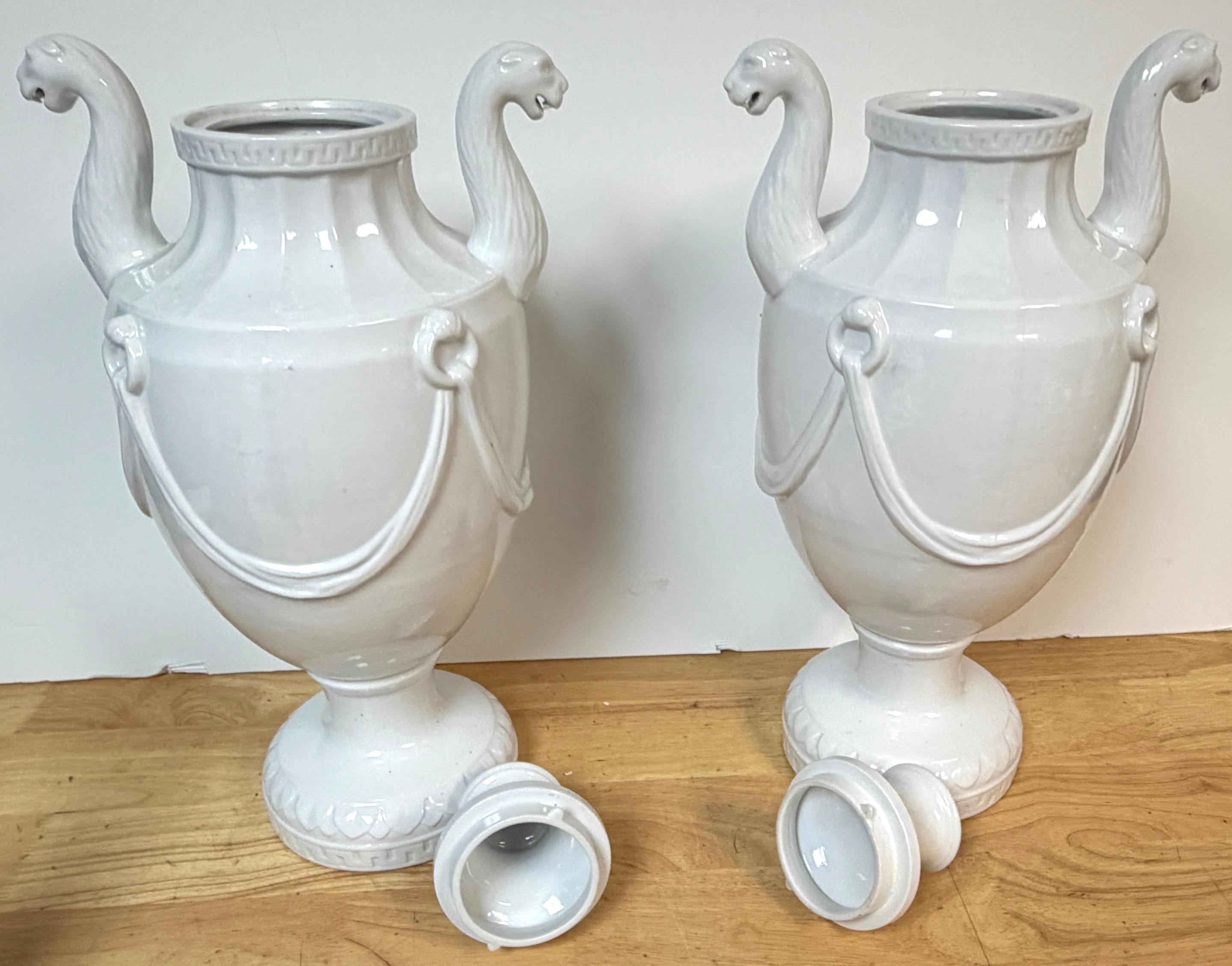 Pair Neoclassical Blanc de Chine Porcelain Urns, Attributed Nymphenburg, 20th C. in vendita 1