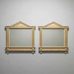 Paire de miroirs néoclassiques peints et partiellement dorés