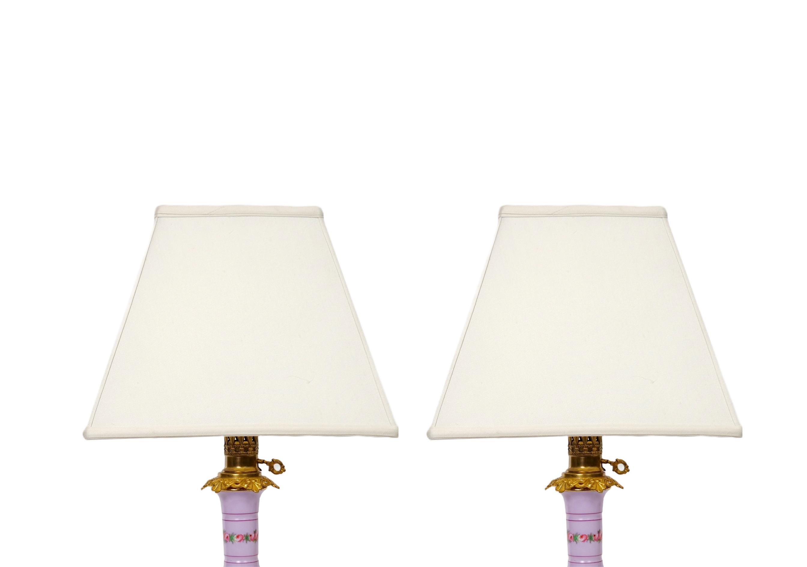 Pair Neoclassical Style Porcelain Lamps / Gilt Bronze Base In Good Condition For Sale In Tarry Town, NY