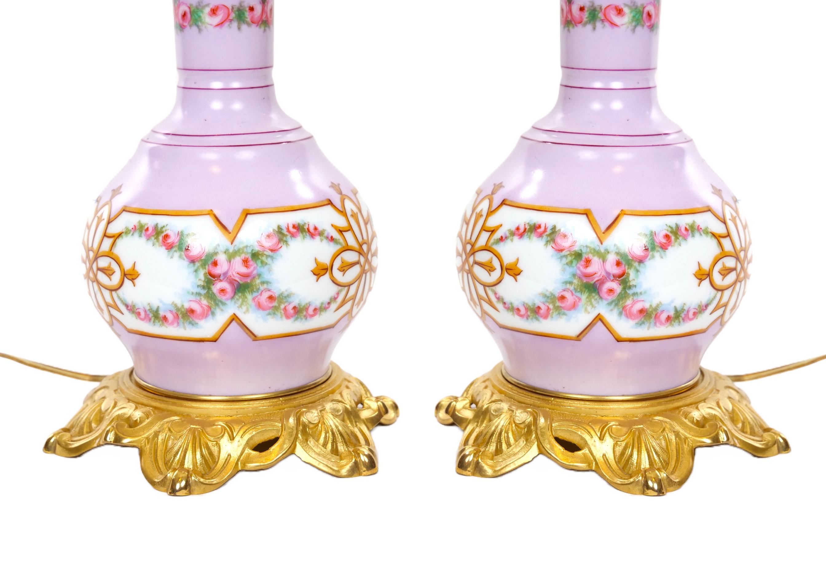 Pair Neoclassical Style Porcelain Lamps / Gilt Bronze Base For Sale 1
