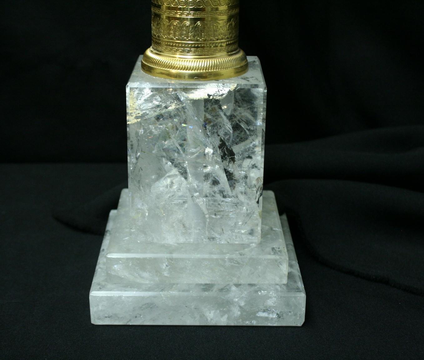 Paire de lampes de style néoclassique en cristal de roche et ormolu en vente 6