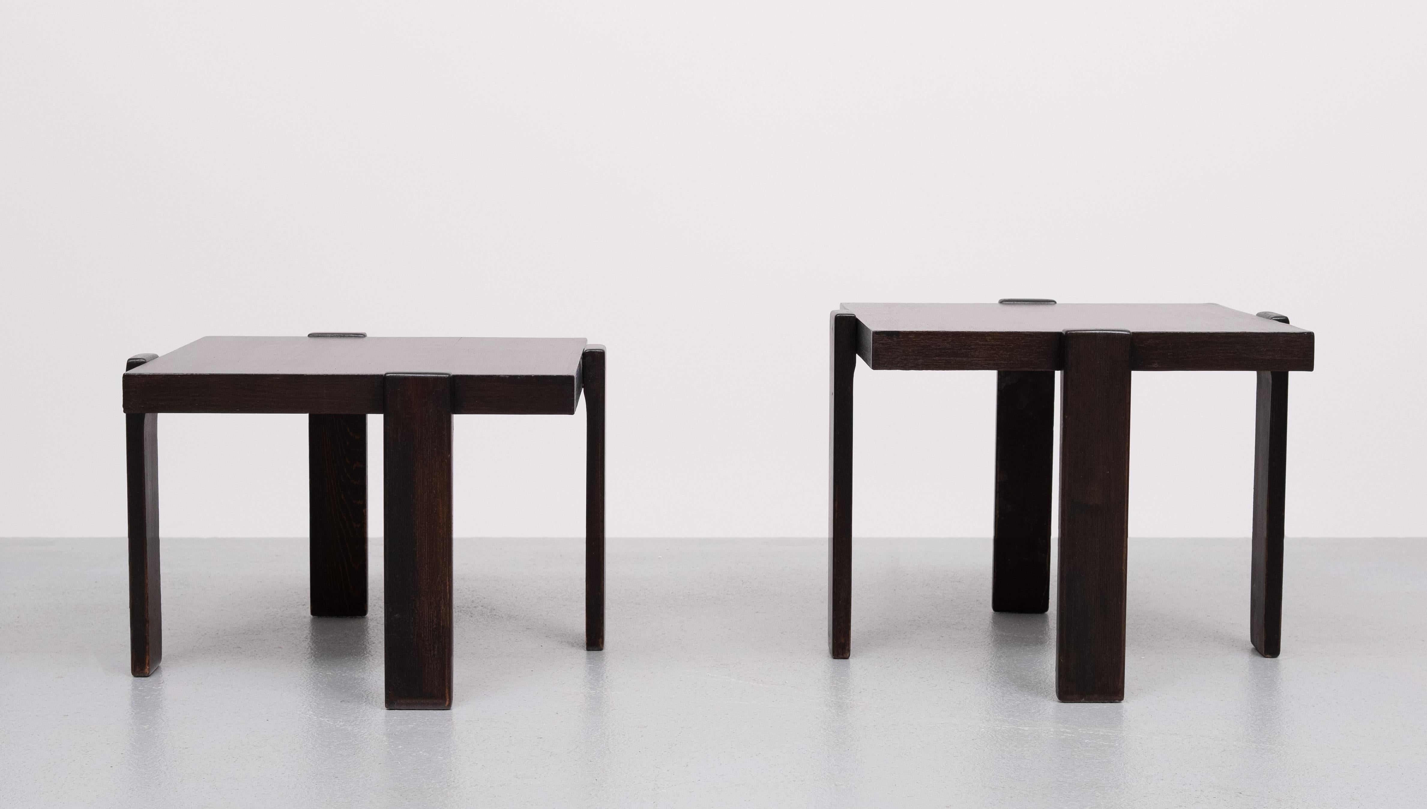 Paire de tables gigognes Gianfranco Frattini dans le style des années 1970 Bon état - En vente à Den Haag, NL