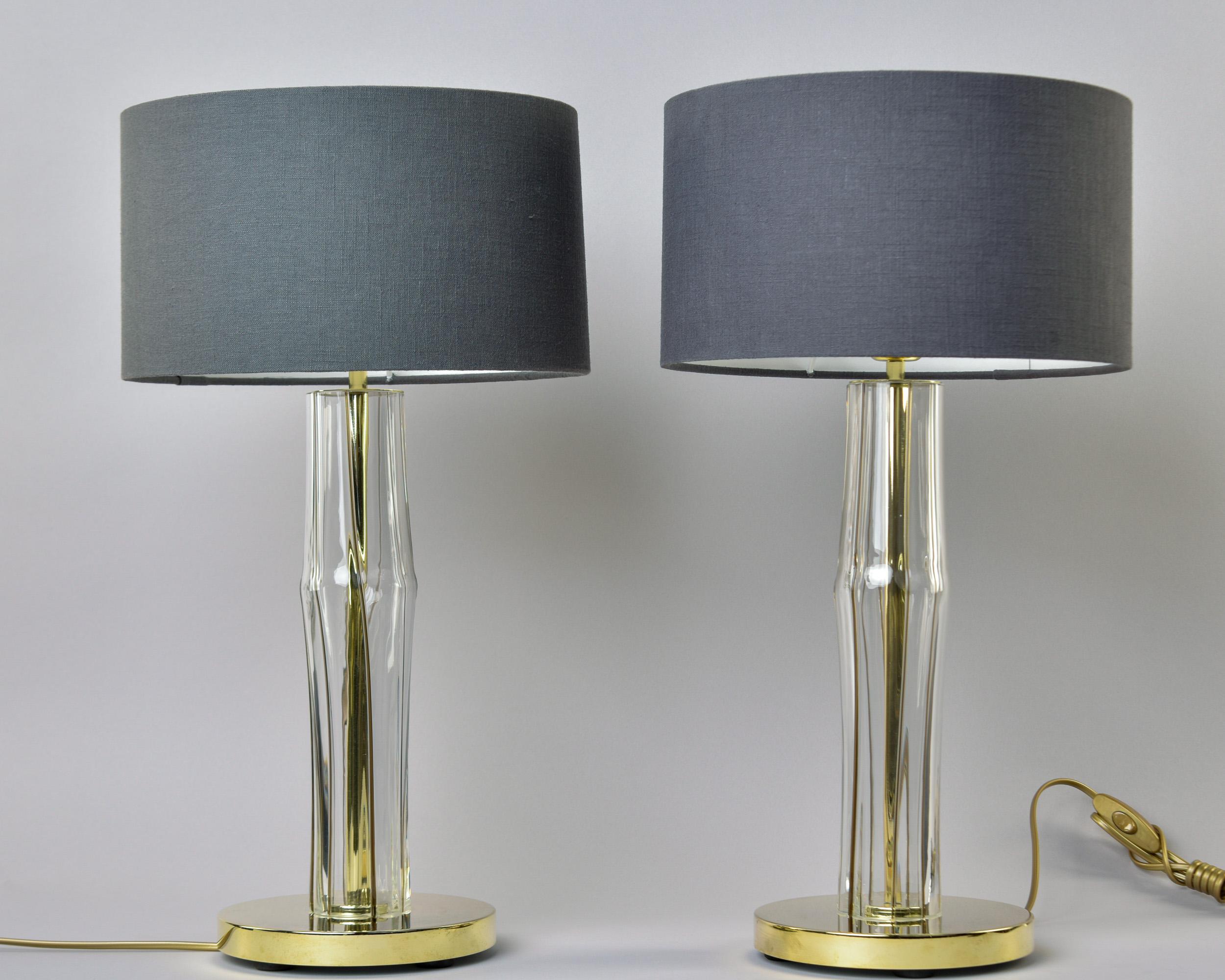 Pair New Clear Glass Italian Lamps with Brass Fittings In condizioni ottime in vendita a Troy, MI