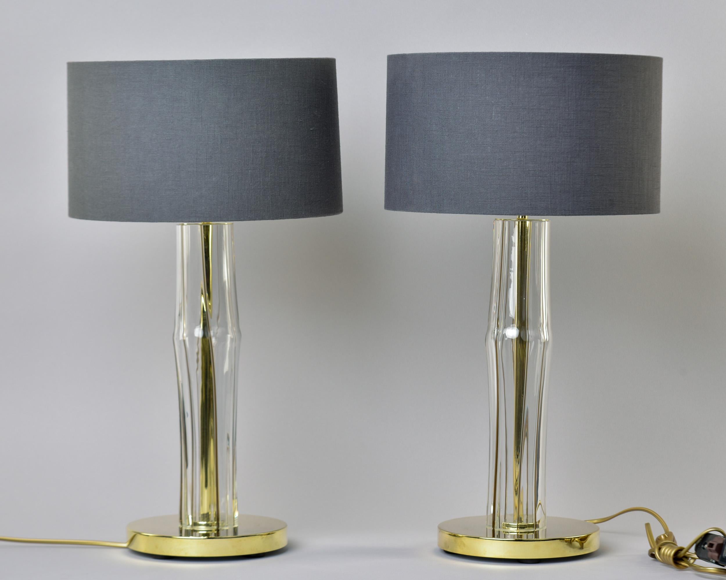XXI secolo e contemporaneo Pair New Clear Glass Italian Lamps with Brass Fittings in vendita