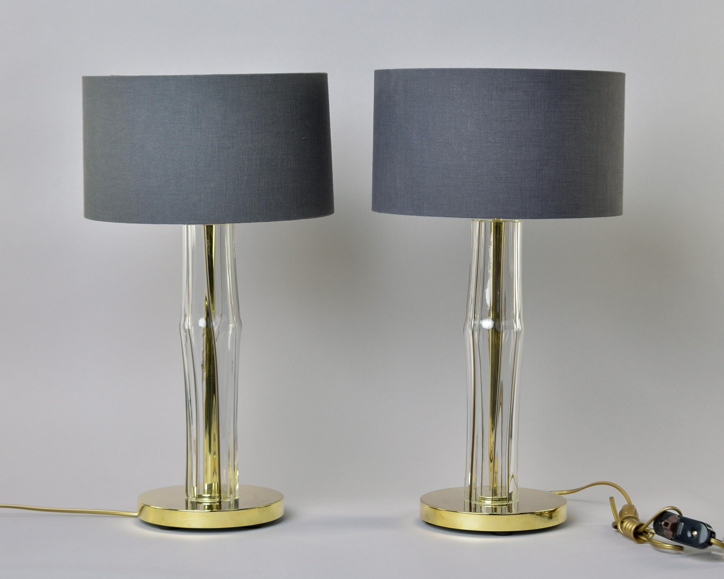 Ottone Pair New Clear Glass Italian Lamps with Brass Fittings in vendita
