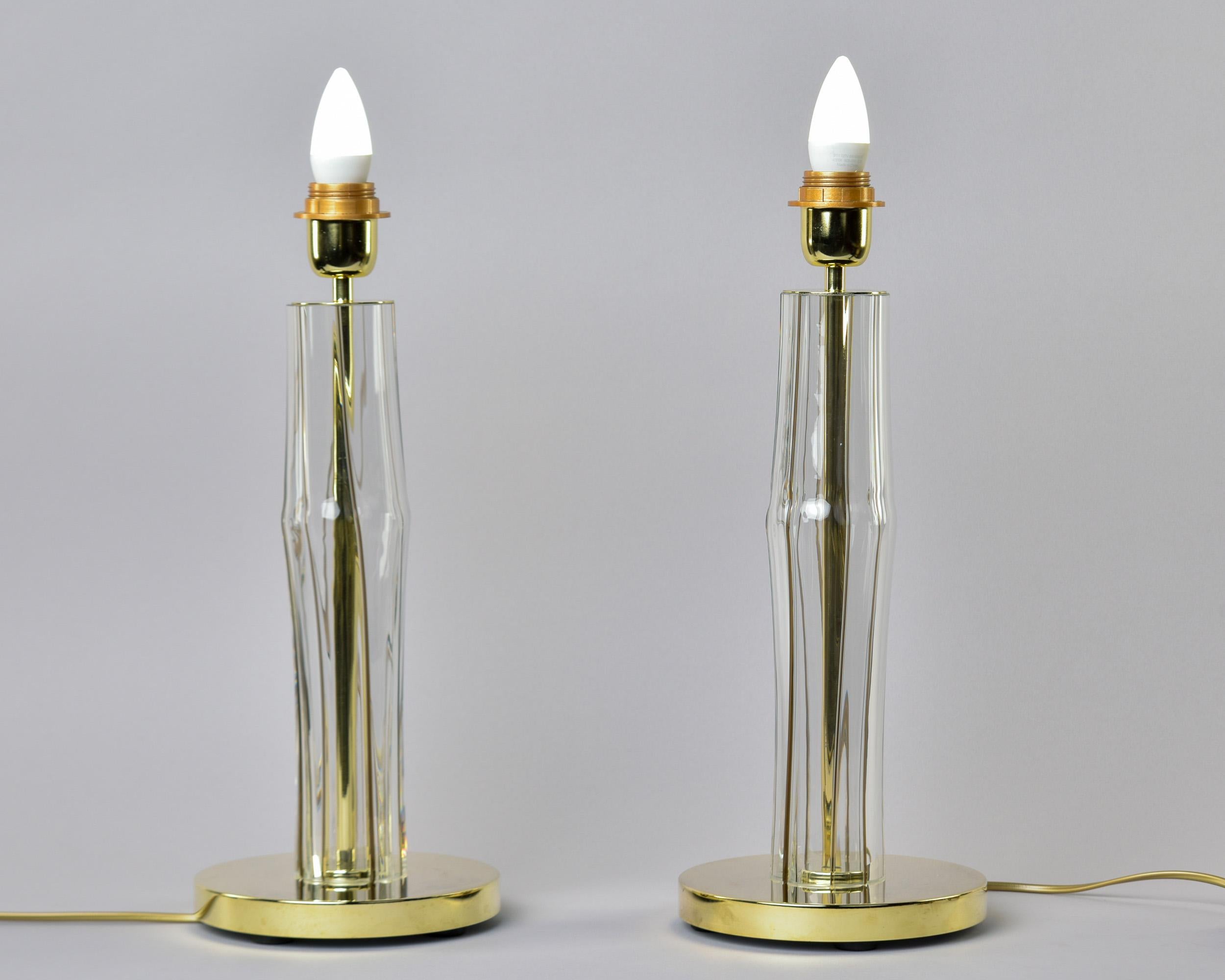 Pair New Clear Glass Italian Lamps with Brass Fittings in vendita 1