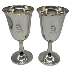 Pareja, Copas de plata de ley con monograma "A" de la Newburyport Silver Company 6,675