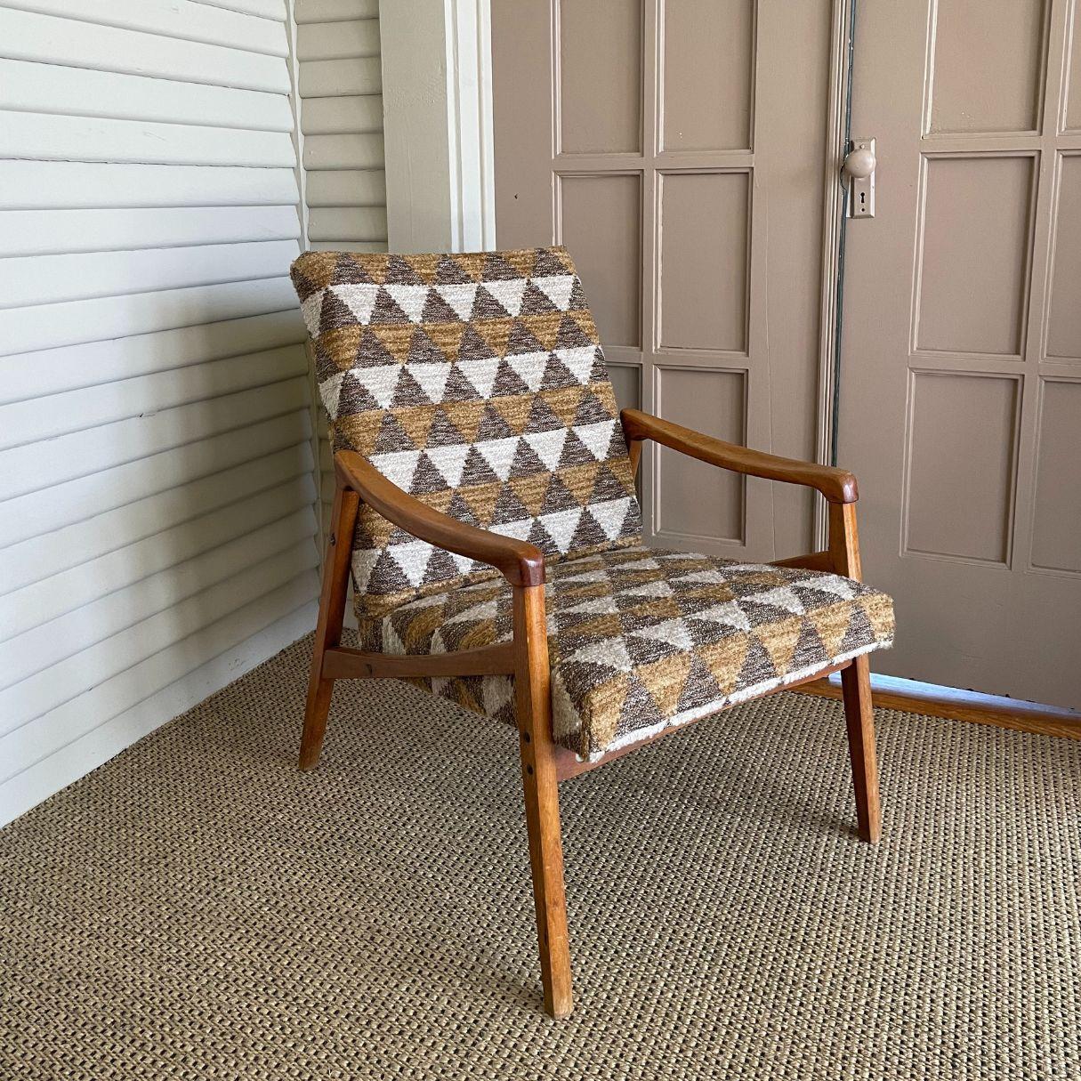 American Pair Newly Upholstered Midcentury Teak Armchairs Olive & Beige Geometric Pattern For Sale