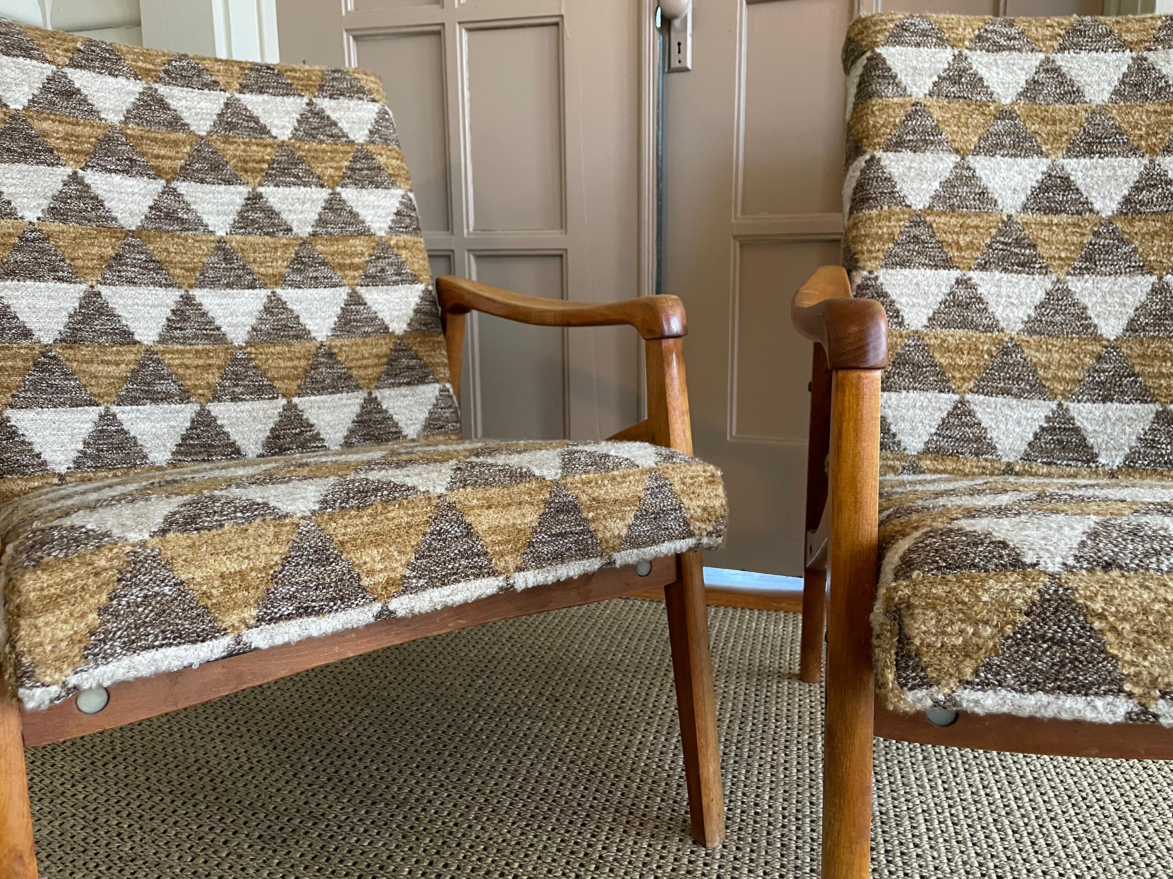 Pair Newly Upholstered Midcentury Teak Armchairs Olive & Beige Geometric Pattern For Sale 1