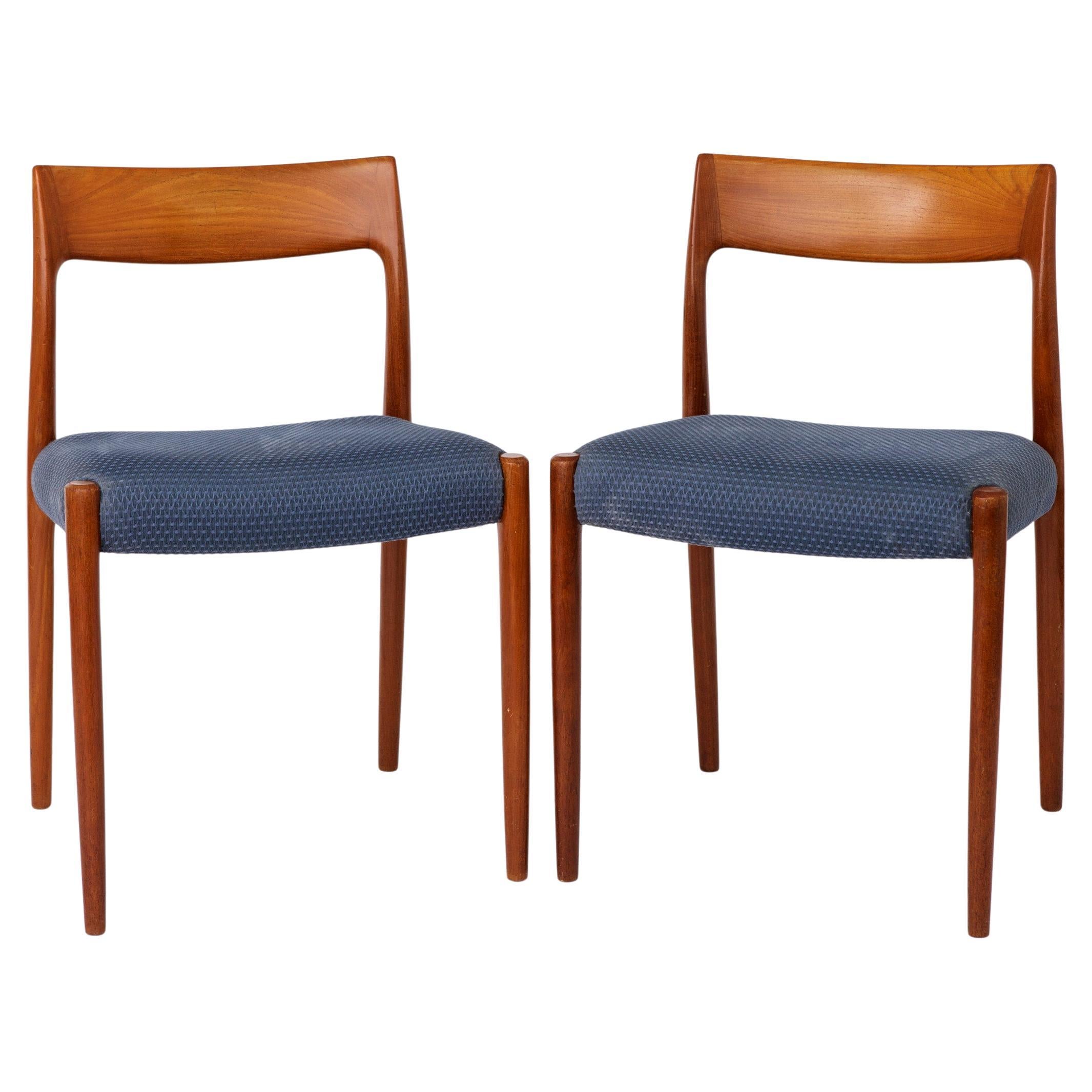 Pareja de sillas de comedor Niels Møller Model 77 Teak danesas Mid Century 1950s Vintage