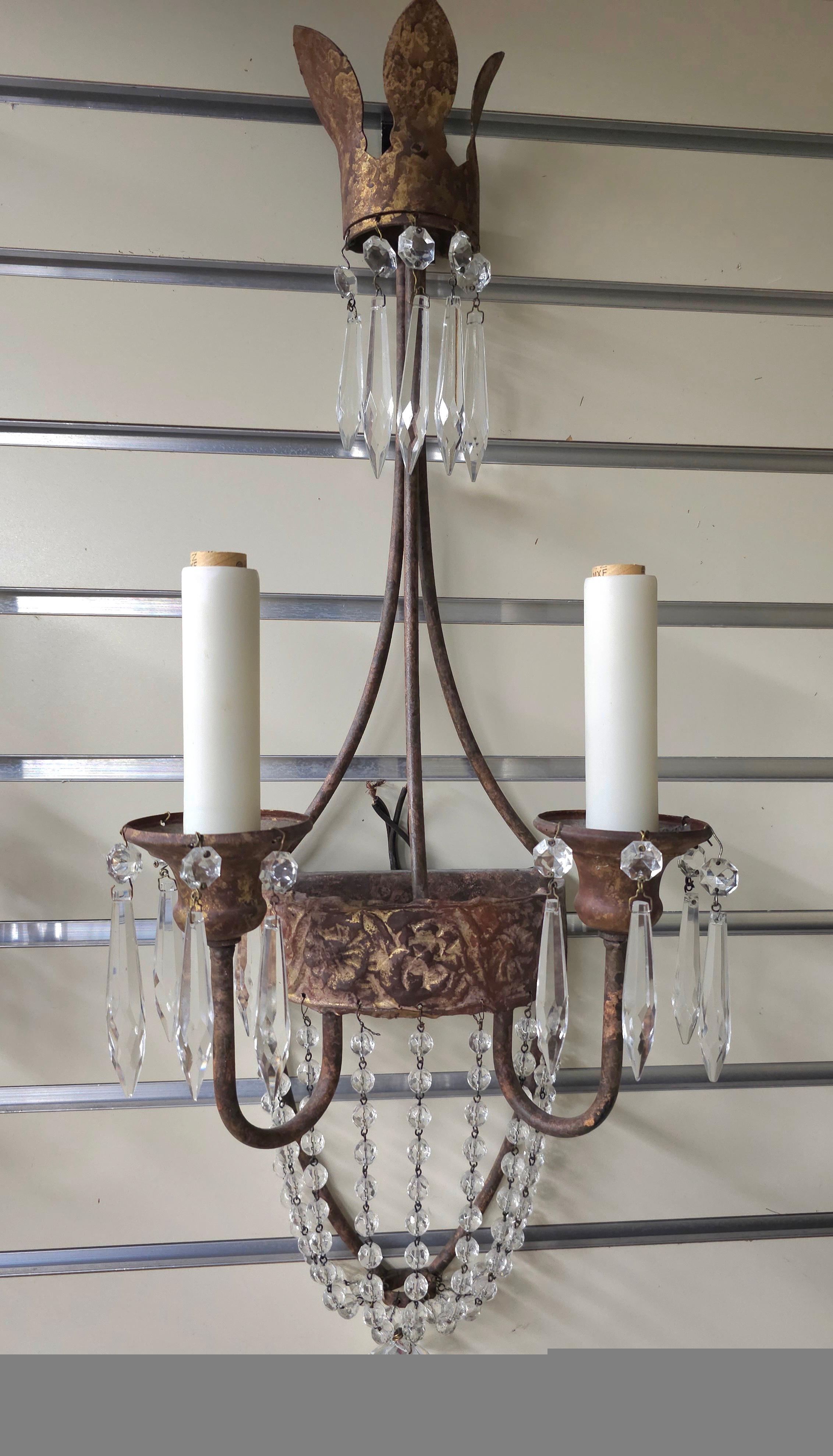 Moderno Coppia Niermann Weeks 'Neapolitan' Cristallo e Metallo Rame Applique a due luci in vendita