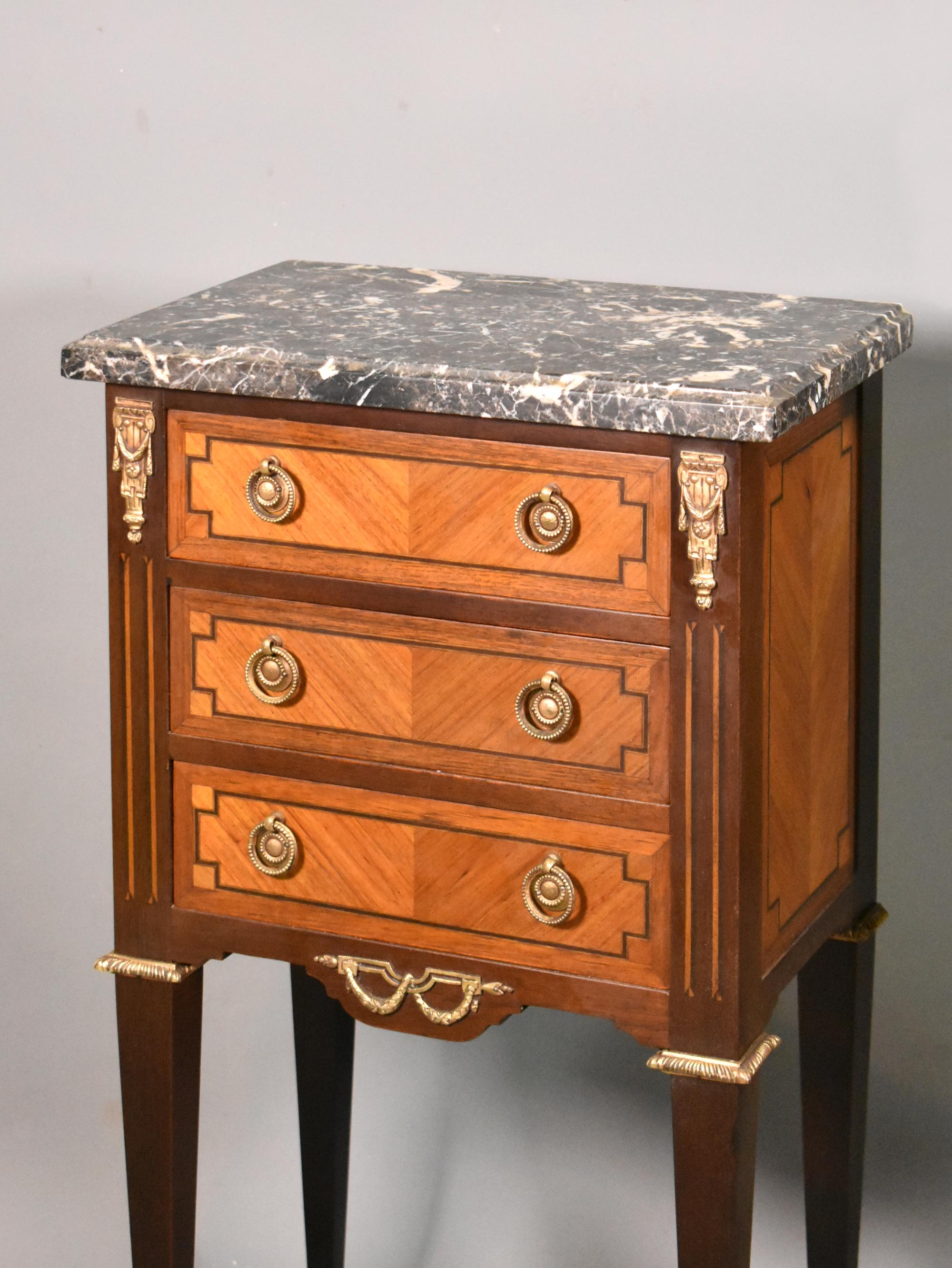 Pair Night Stands Bedside Cabinets Louis XVI Directoire Style In Good Condition In SAINTE-COLOMBE, FR