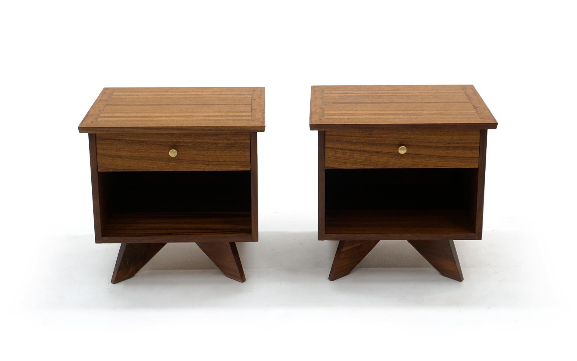 Pair of nightstands or side tables designed by George Nakashima for his Origins series with Sundra finish (meaning thing of beauty) made by Widdicomb, 1950s. Constructed of East Indian Laurel wood. This along with the matching headboard and coffee
