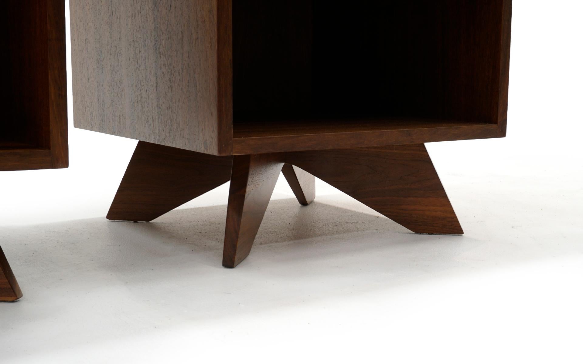 Wood Pair of Nightstands with Drawer by George Nakashima for Widdicomb, Beautiful