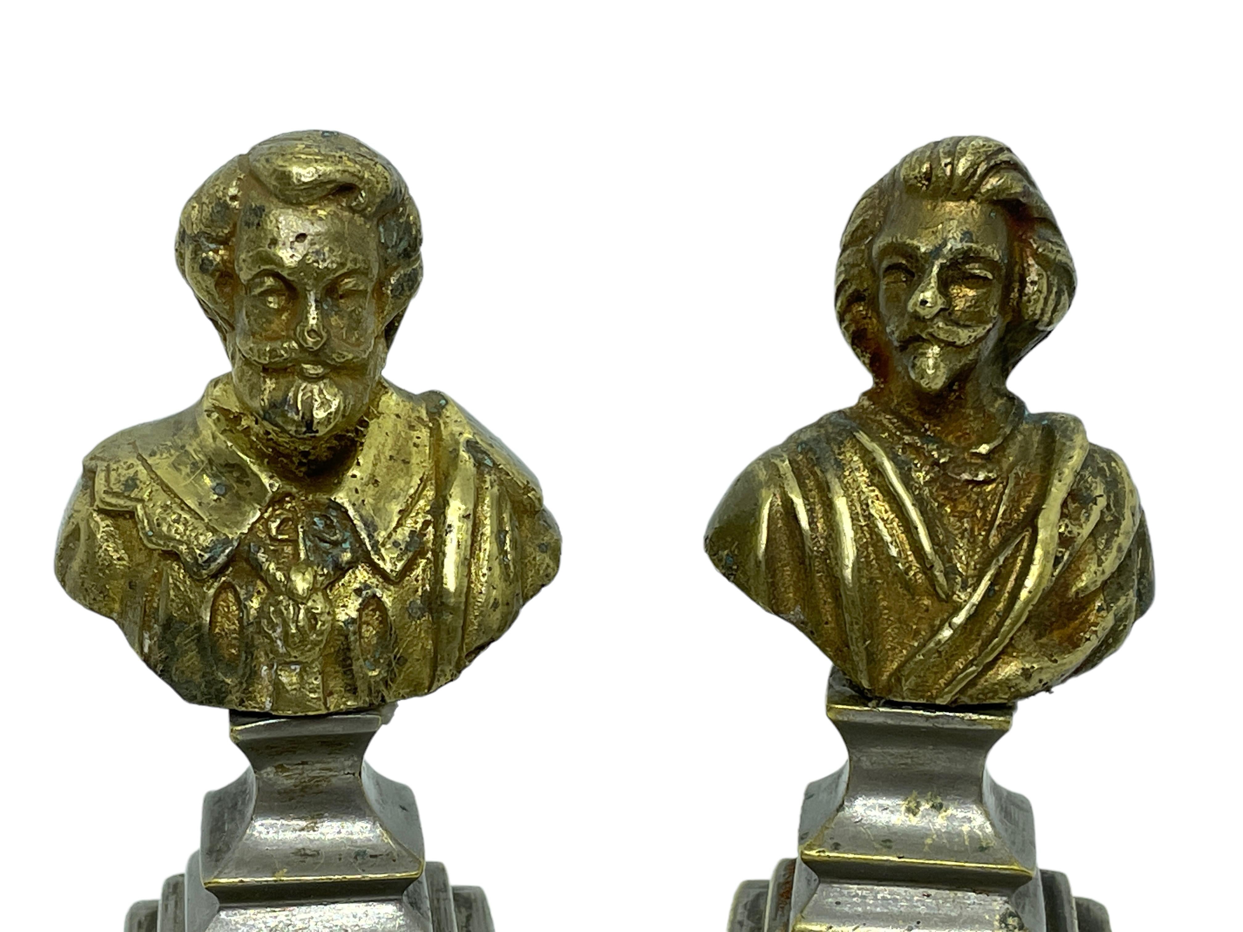Doré Paire d'hommes nobles, têtes décoratives en métal, bustes, sculptures, Belgique 1900s en vente