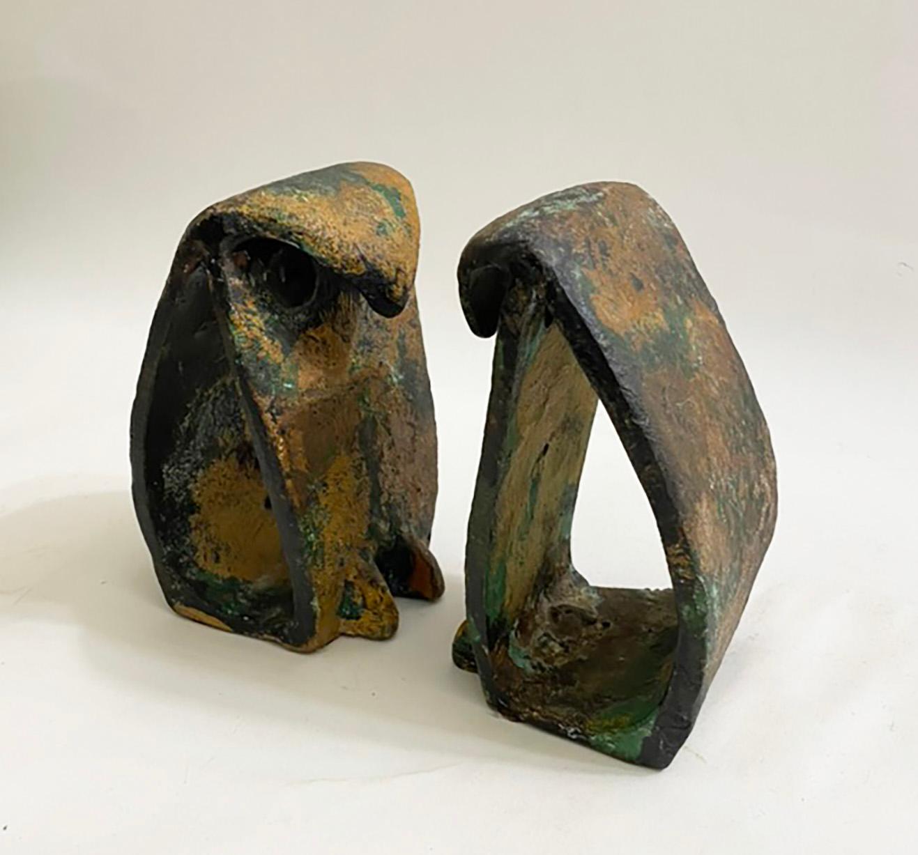 Pareja de sujetalibros de hierro con figuras de búhos japoneses Brutalistas de mediados de siglo al estilo Noguchi en Bueno estado para la venta en Minneapolis, MN