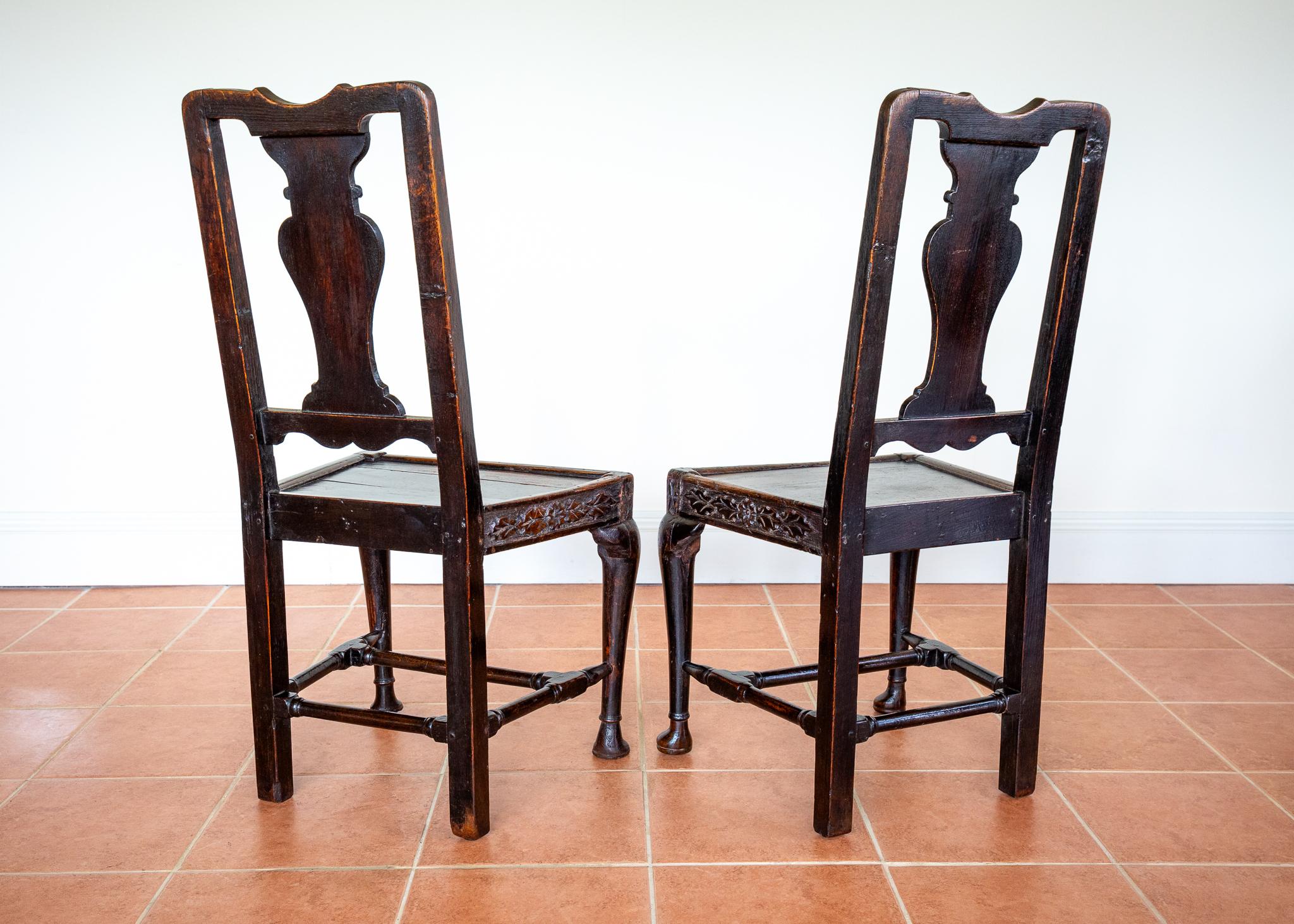 Pair Oak Jacobean Hall Side or Dining Chairs Early 1600s Country House Antique For Sale 7