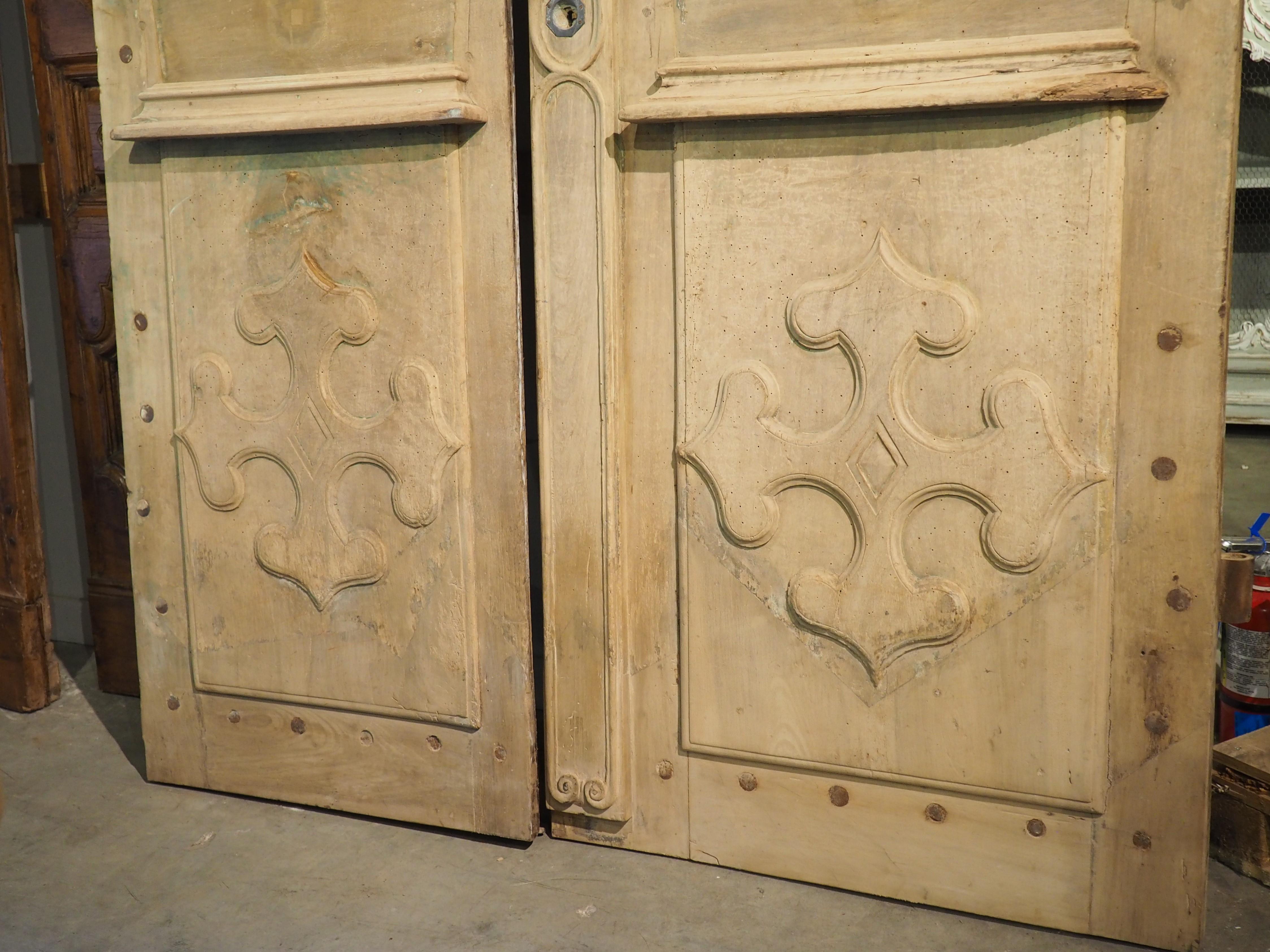 Pair of 111-Inch-Tall 17th Century Walnut Entry Doors from Provence, France 7