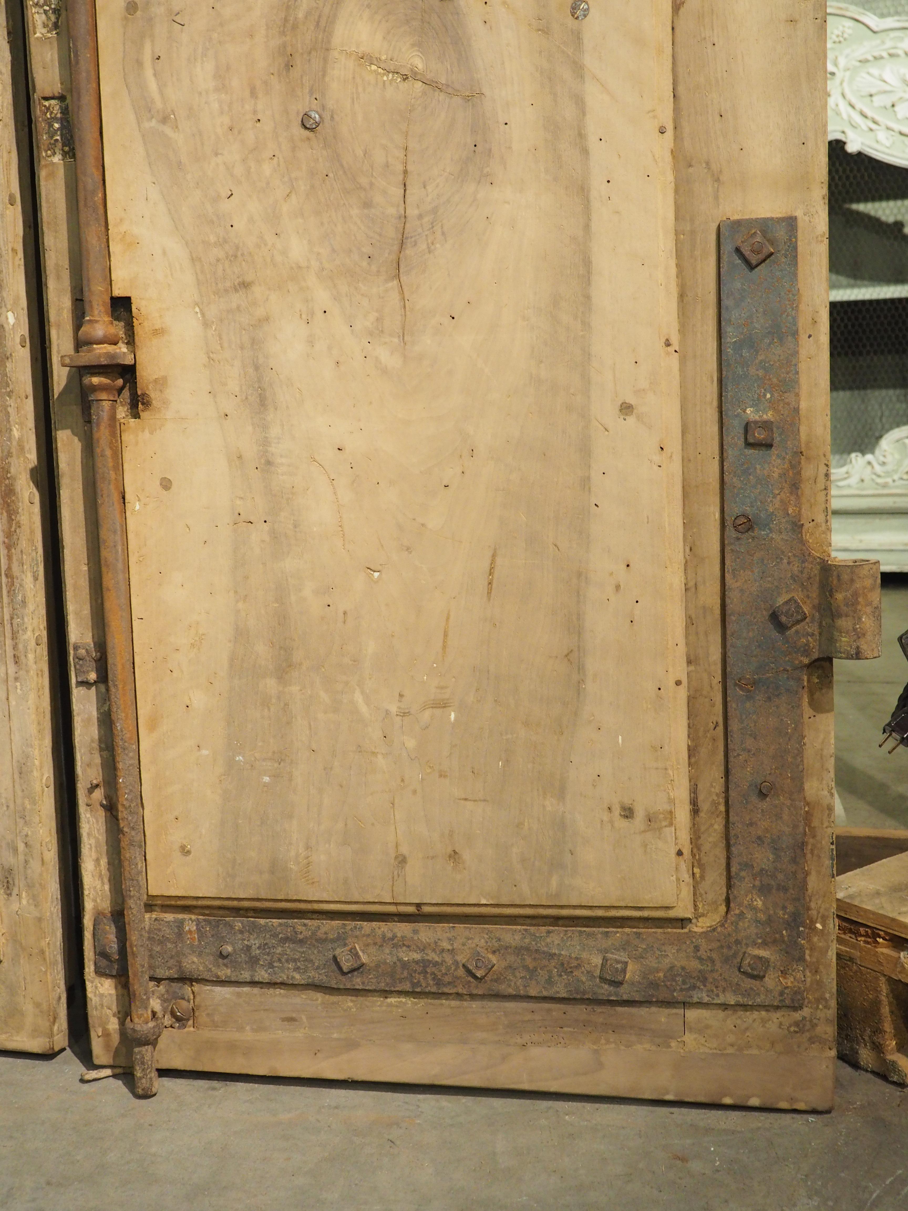 Pair of 111-Inch-Tall 17th Century Walnut Entry Doors from Provence, France 11