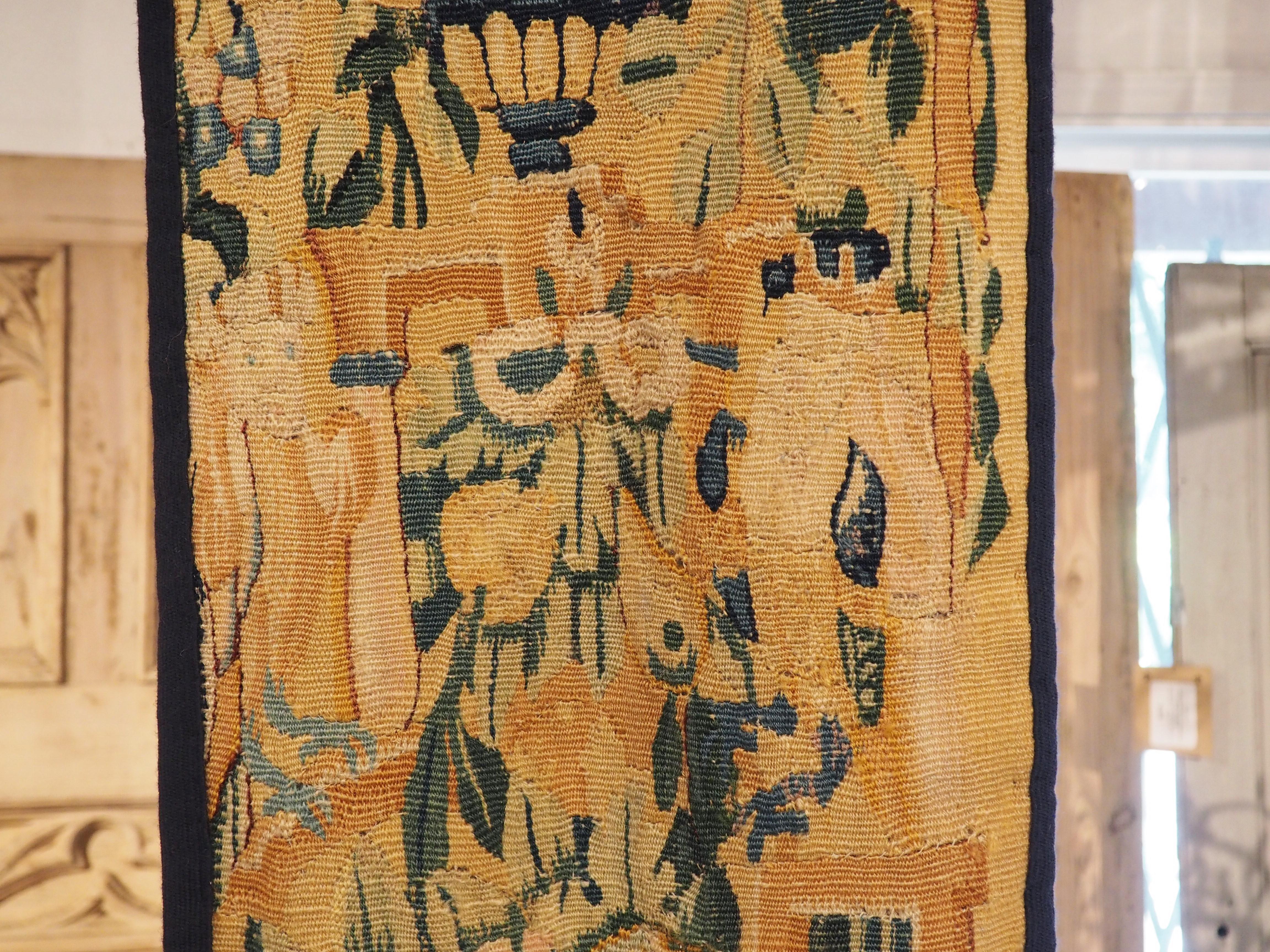 Paire de bordures anciennes en tapisserie des Flandres, vers 1580 en vente 3