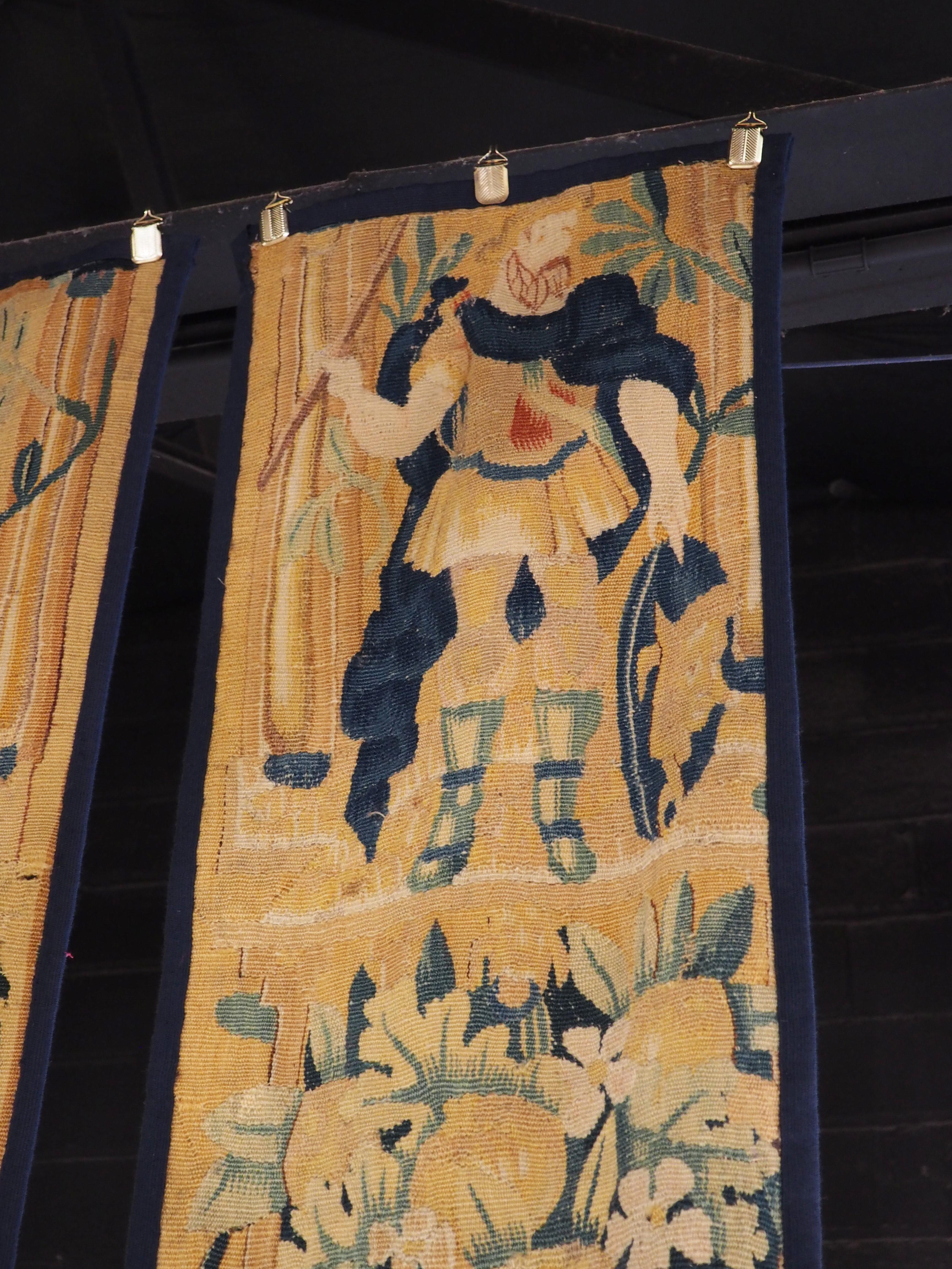 Paire de bordures anciennes en tapisserie des Flandres, vers 1580 en vente 7