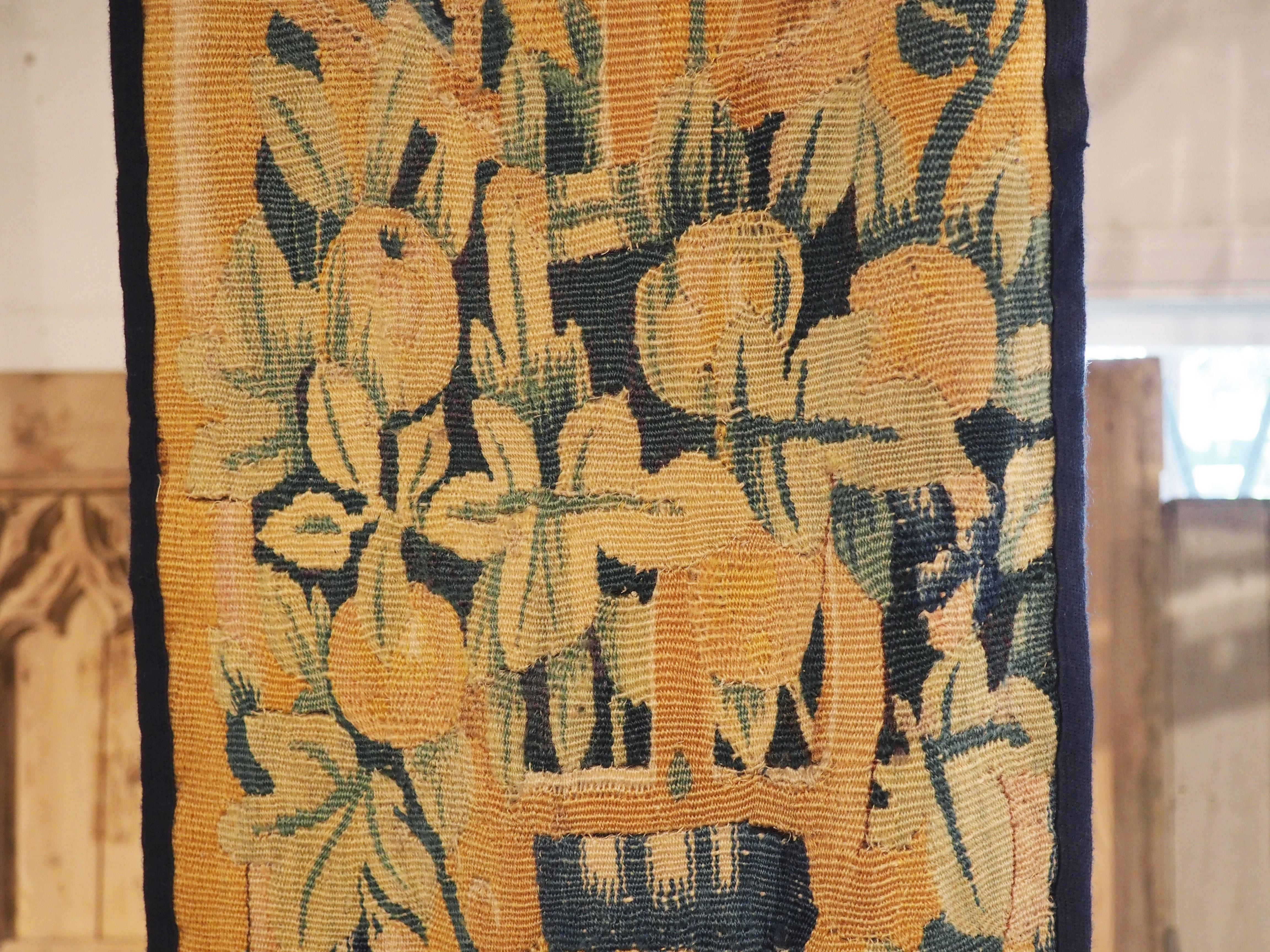 Paire de bordures anciennes en tapisserie des Flandres, vers 1580 en vente 10