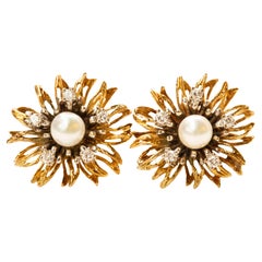 Paar Blumen-Ohrstecker aus 14 Karat Gold mit Zuchtperlen und Diamanten
