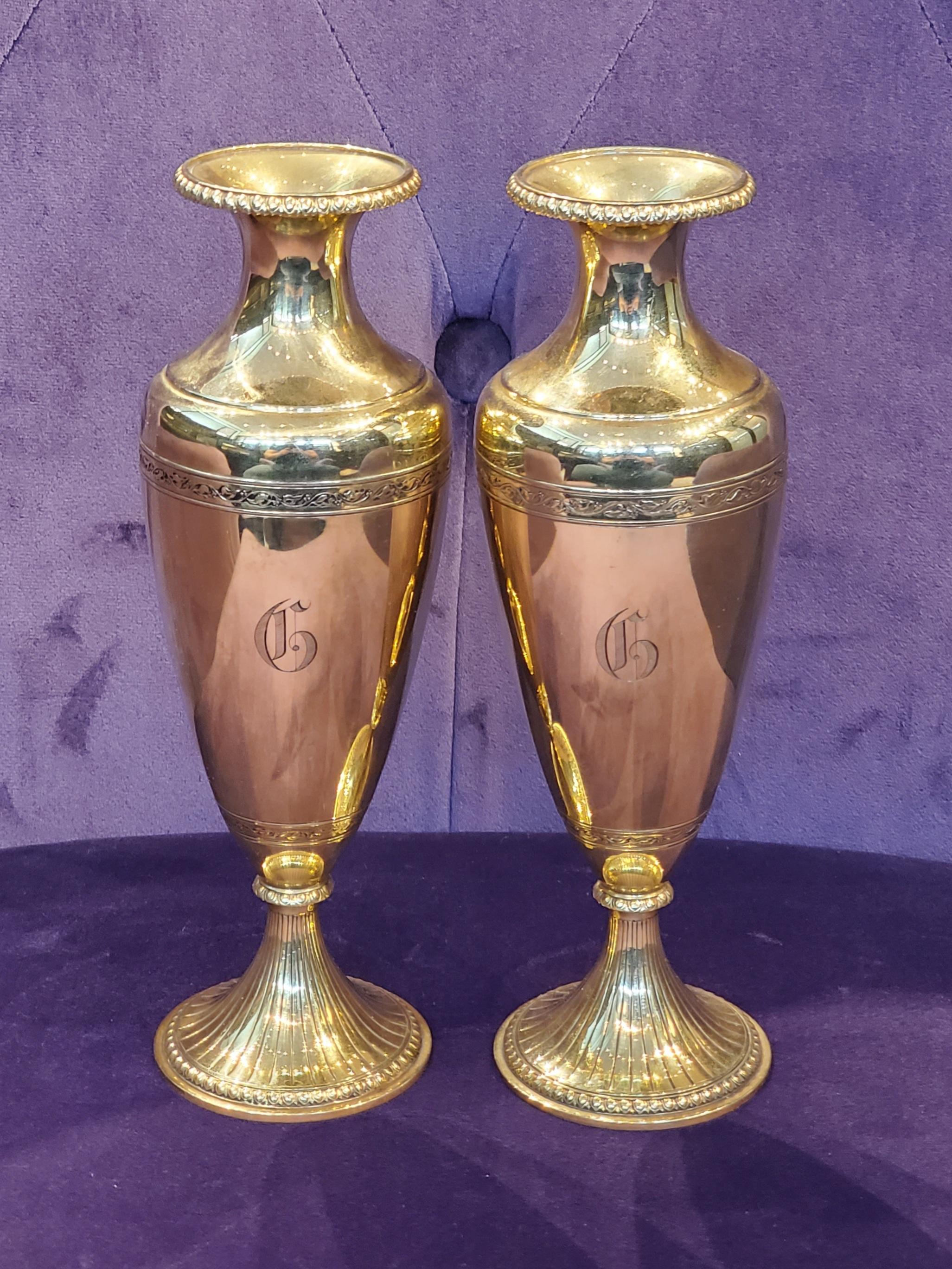 Pair of 14 karat gold flower vases

Dimensions: 
approximately 7.82 x 2.75

Weight: 464.1 grams.

 