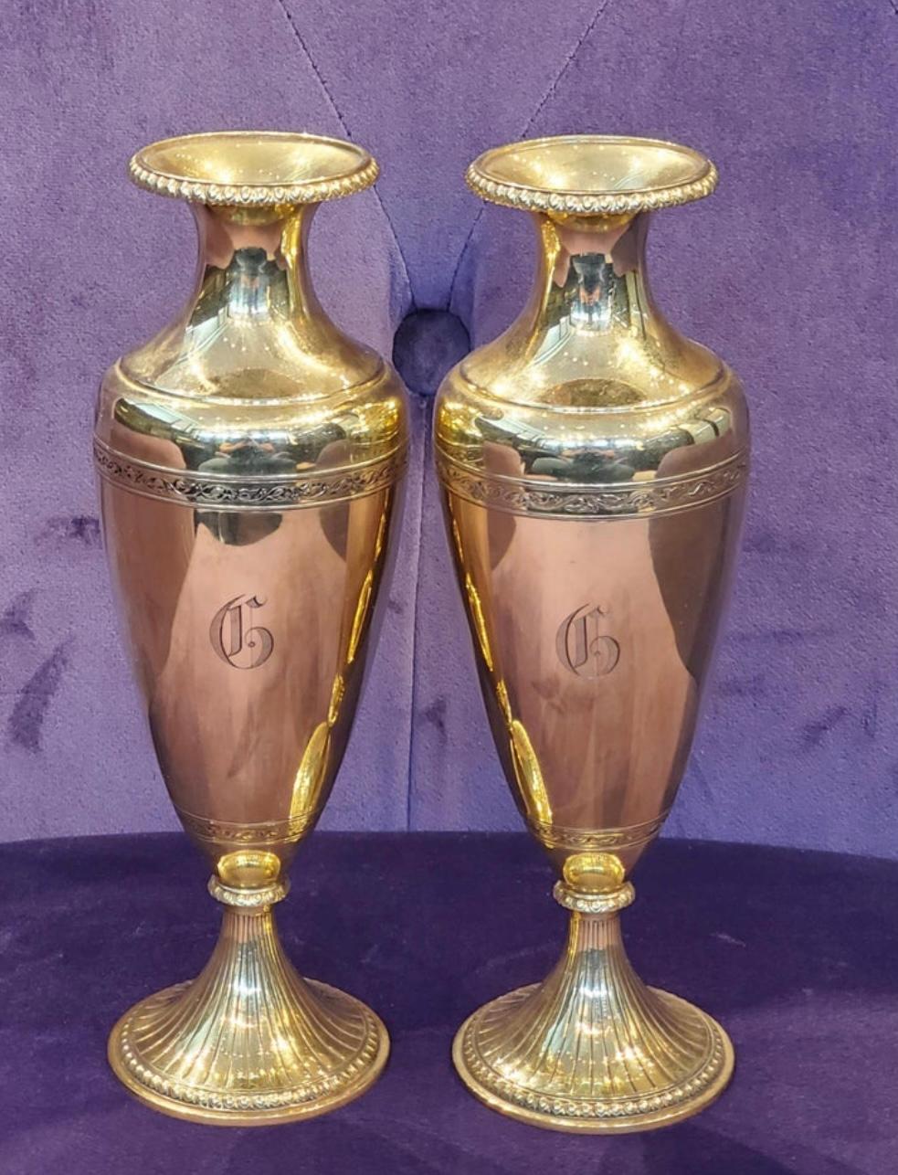 Pair of 14 karat gold flower vases In Excellent Condition For Sale In New York, NY