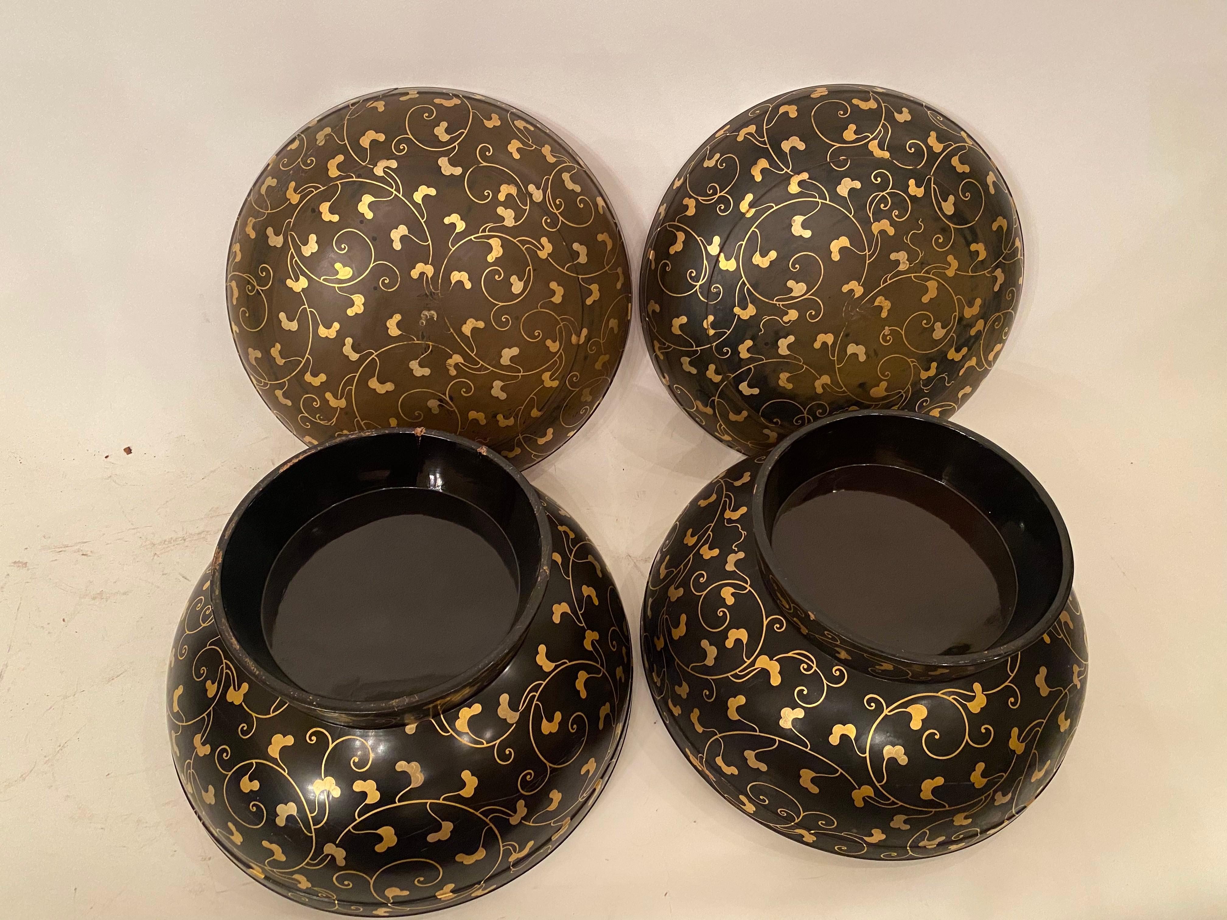 Pair of 14‘’ Large Japanese Golden Black Lacquer Cover Boxes For Sale 5