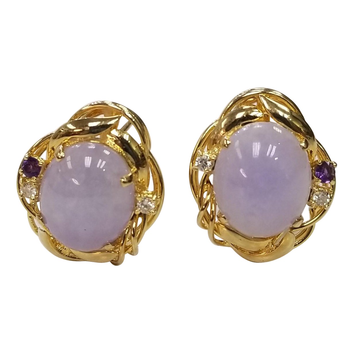 Paar Ohrringe aus 14 Karat Gold und lavendelfarbener Jade mit Cabochon-Schliff