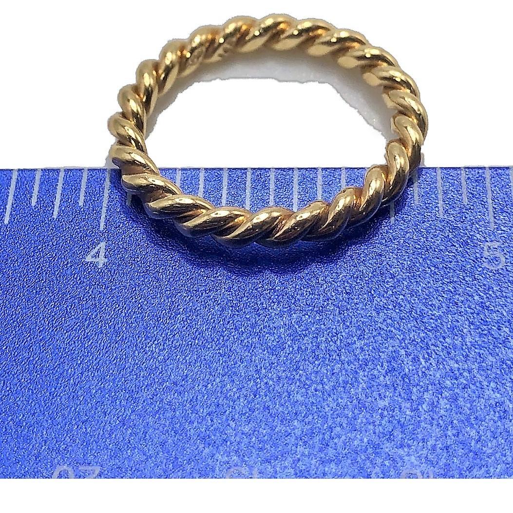 Paar handgefertigte Guard Band-Ringe aus 14 Karat Gelbgold im gedrehten Seilstil im Zustand „Gut“ im Angebot in Palm Beach, FL