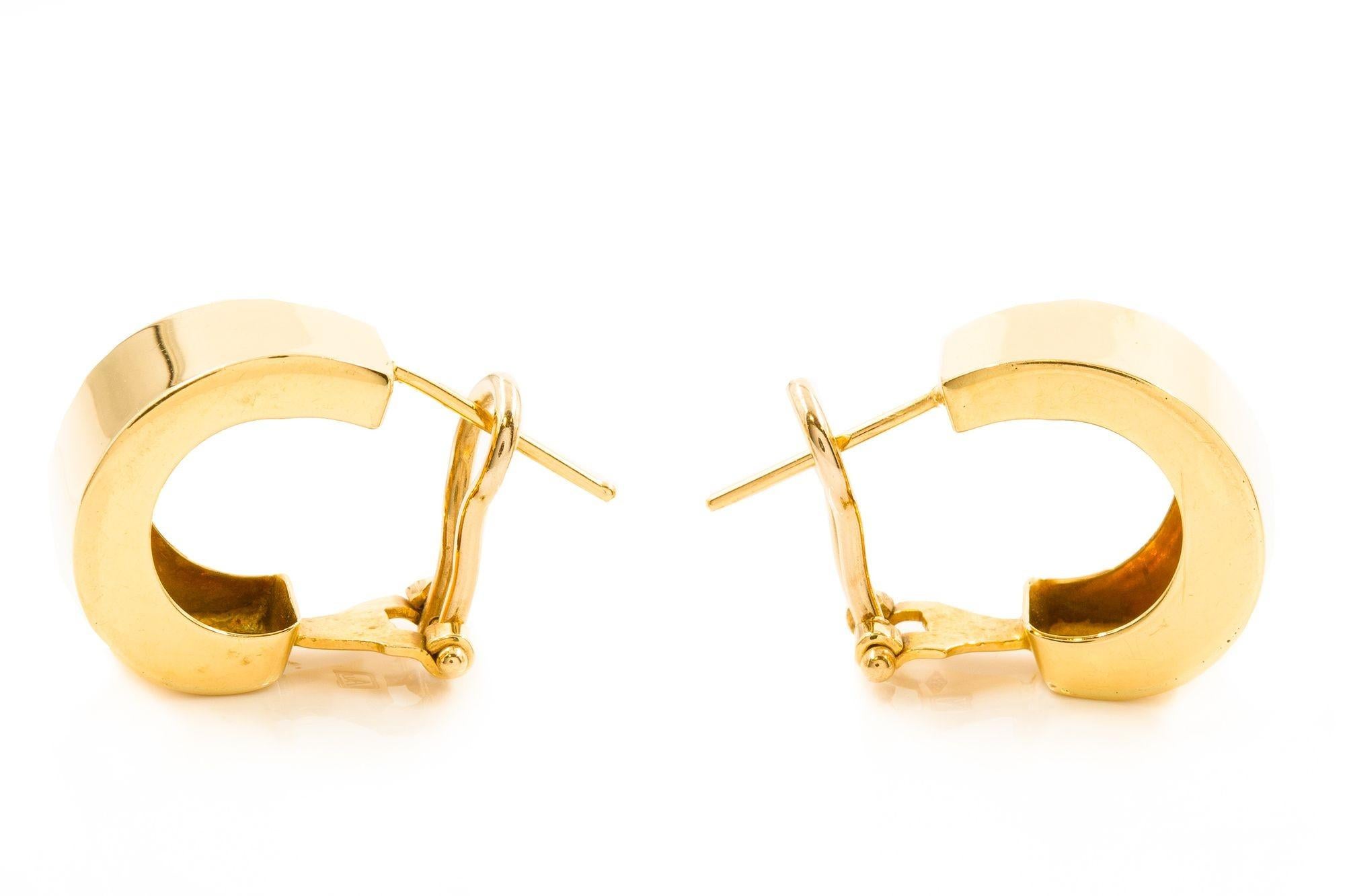 20th Century Pair of 14K Yellow Gold Hoop Earrings