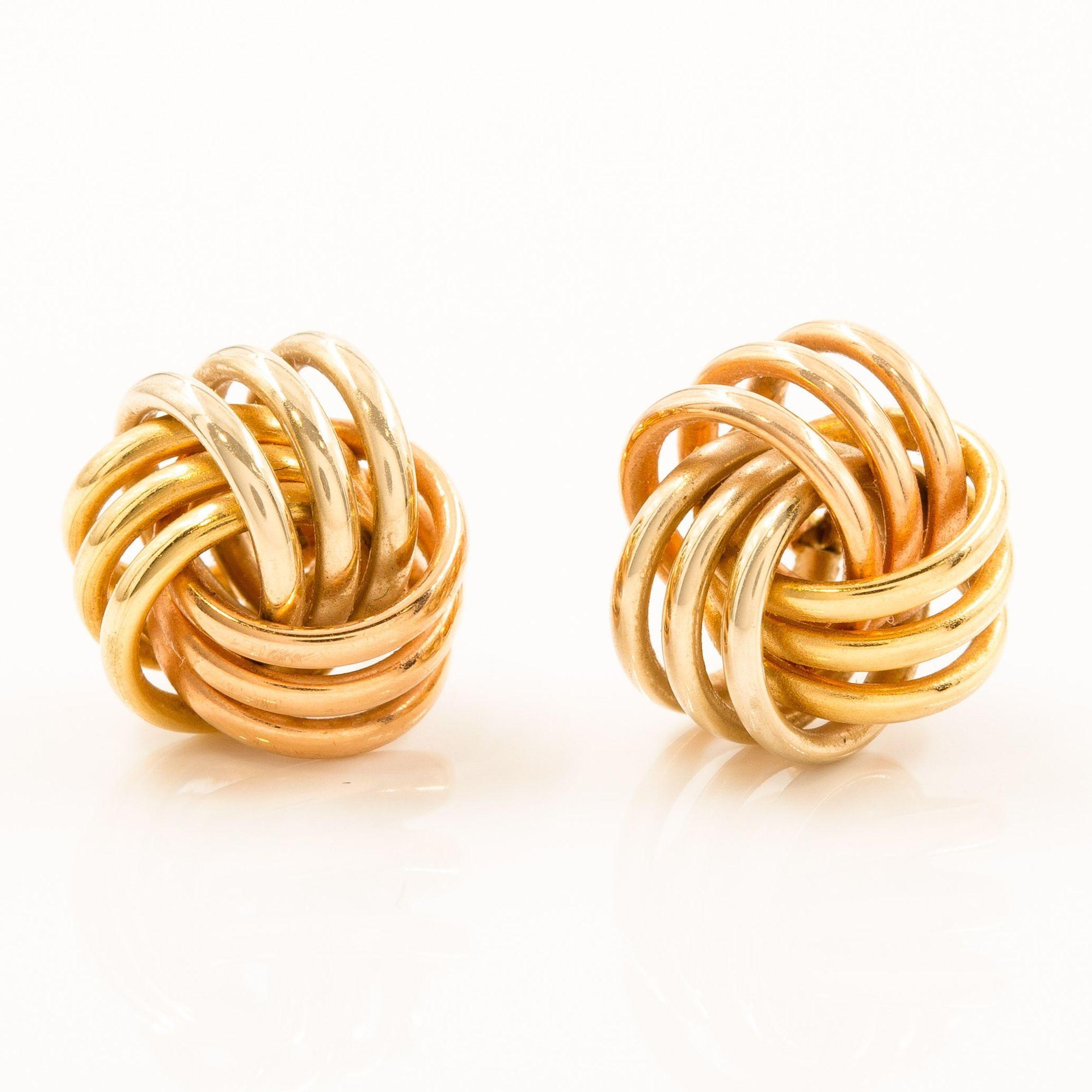 PAIR OF 14K YELLOW GOLD LOVE-KNOT EARRINGS
Item # C104606

A pair of 14k yellow gold love-knot earrings.

Specifications:

Composition: 14 karat yellow gold
All items are rigorously tested for metal content. Ask us about our 4-step metal content